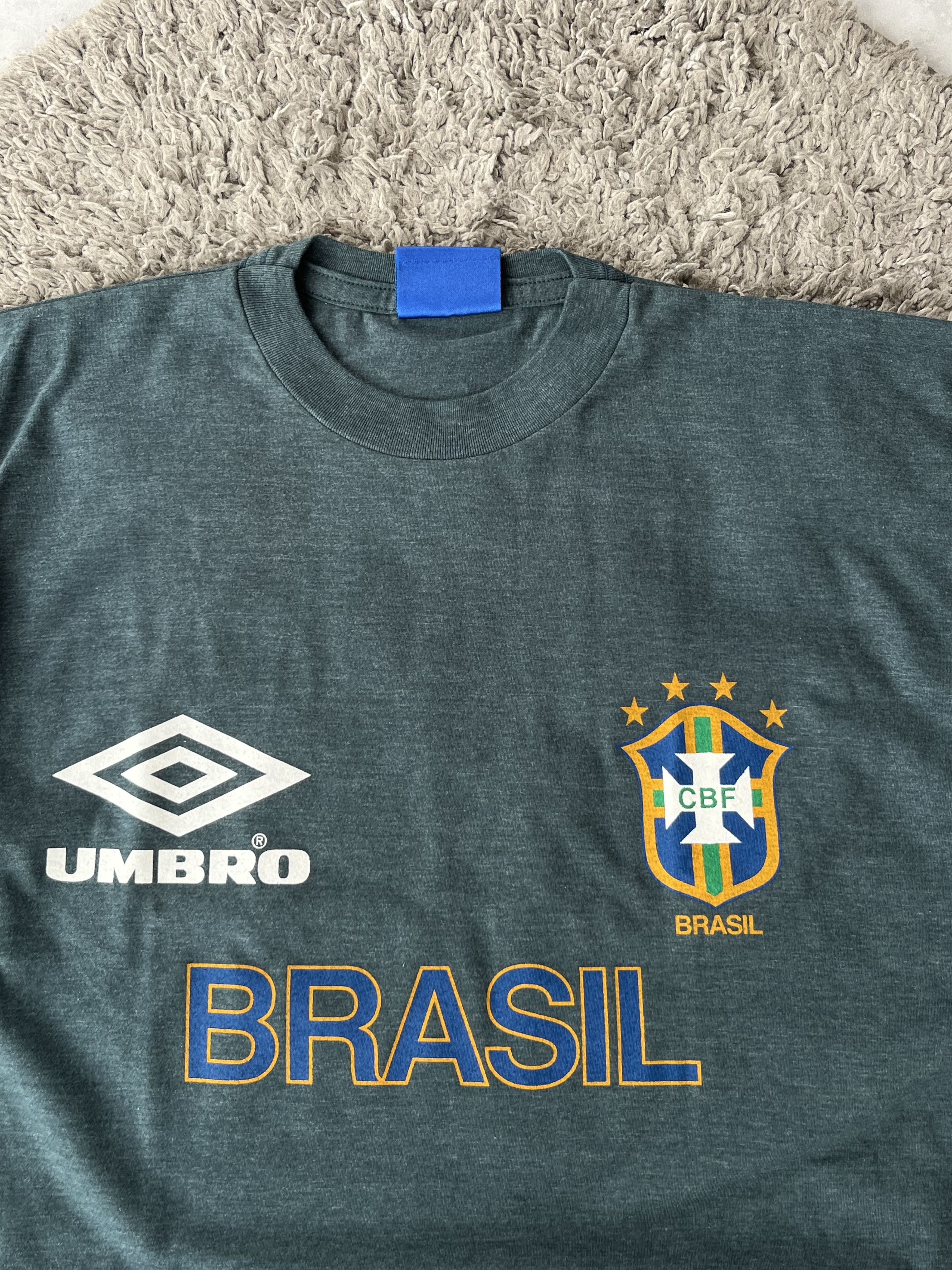 Umbro UMBRO Vintage Soccer Football BRASIL Jersey Y2K Style Size US L / EU 52-54 / 3 - 3 Thumbnail