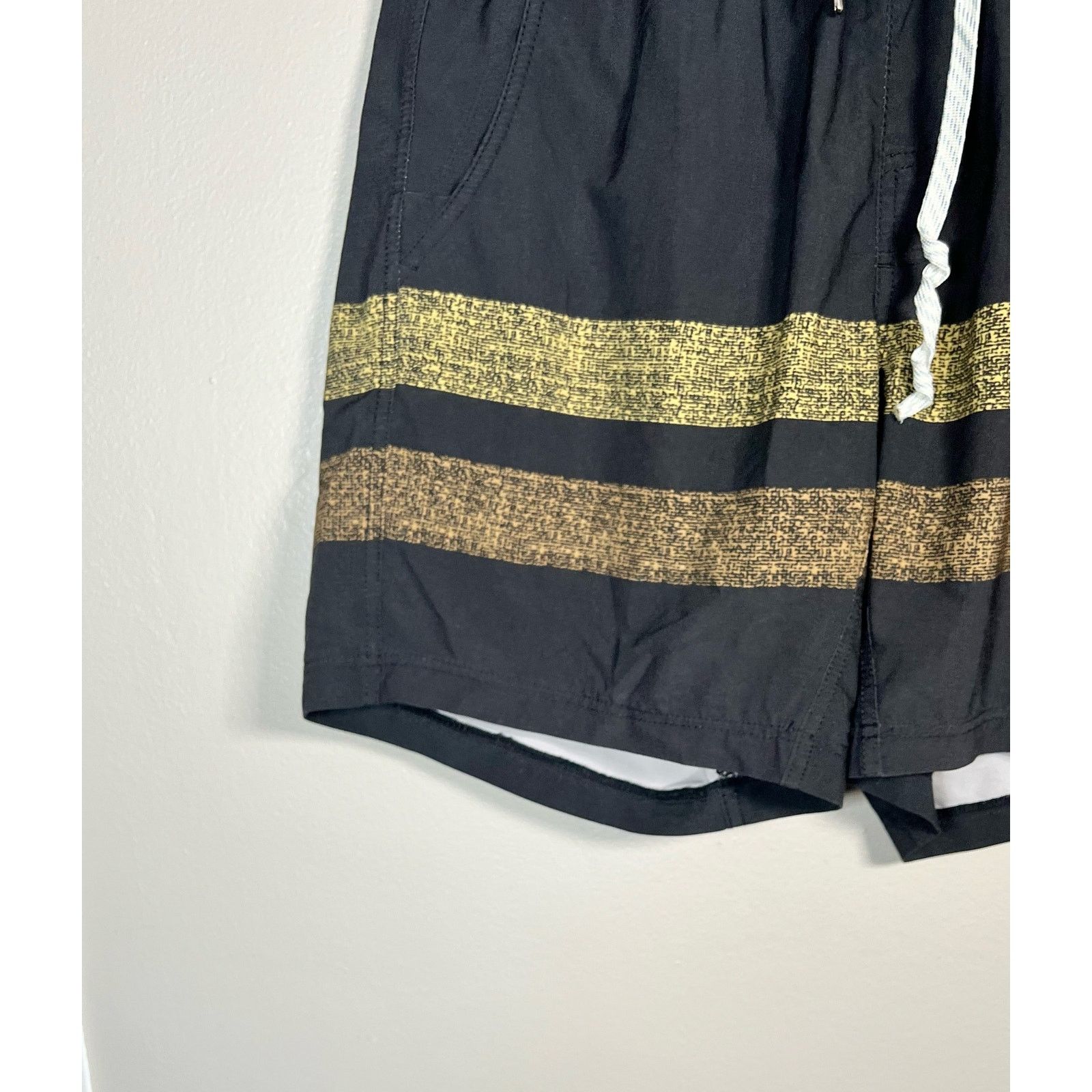 Vuori Vuori Kore Short | Black Saffron Texture size S Size US 28 / EU 44 - 11 Thumbnail