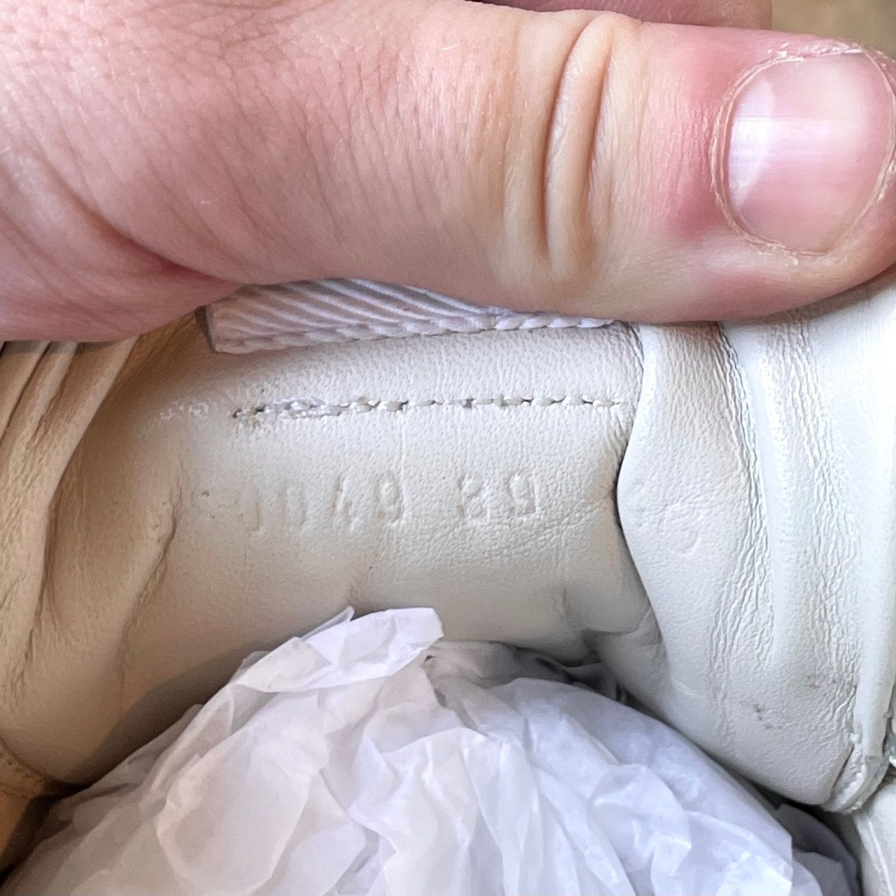 Gucci Gucci Ivory Leather Interlocking GG Rhyton Chunky Sneakers Size US 9 / IT 39 - 11 Thumbnail
