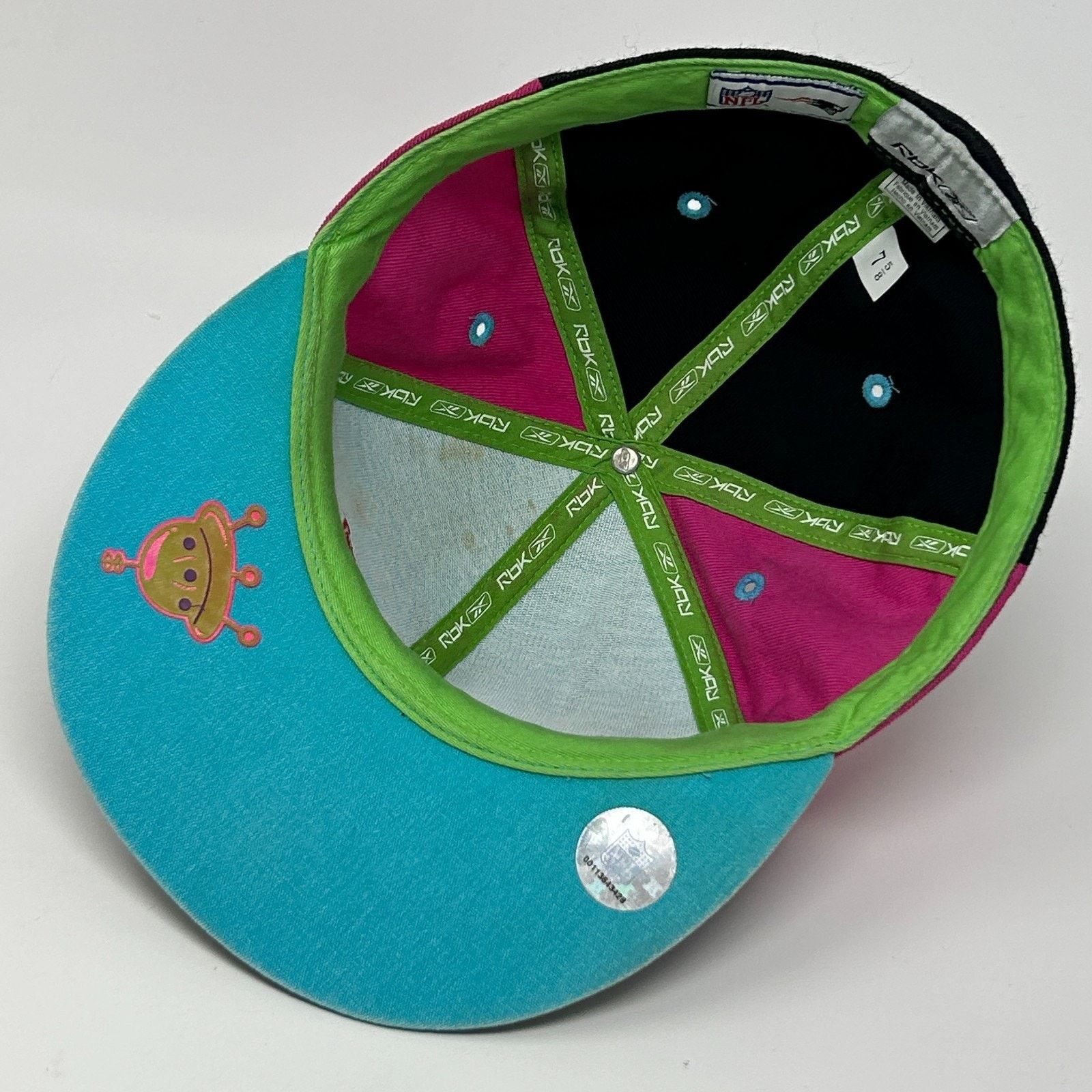 Reebok New England Patriots Hat Baseball Cap UFO Alien Space 7 5/8 Size ONE SIZE - 4 Thumbnail