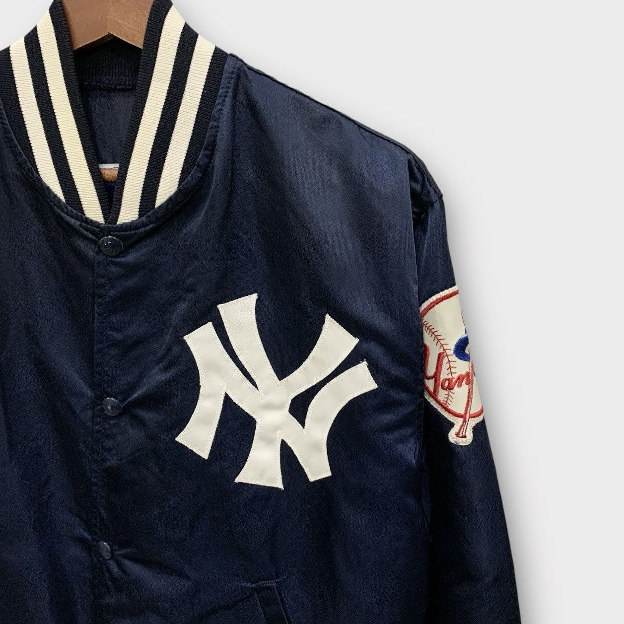 New York Yankees VINTAGE 1980s STARTER NEW YORK YANKEES SATIN JACKET BASEBALL Size US S / EU 44-46 / 1 - 8 Thumbnail