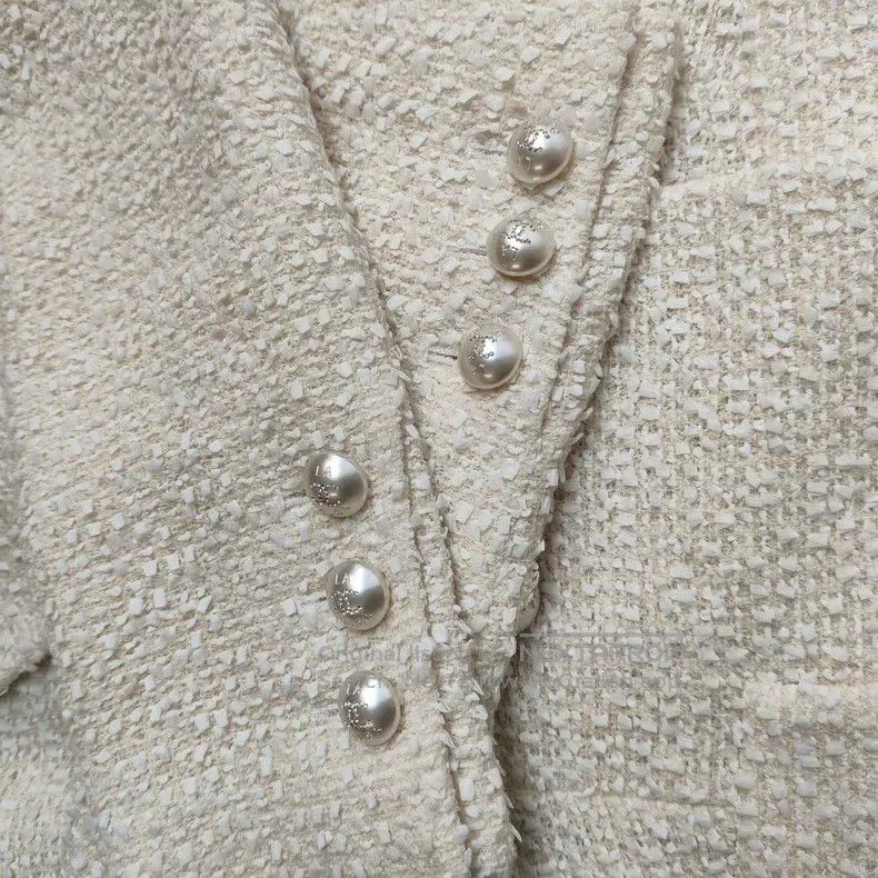 Chanel Chanel Cruise series beige jacket Size XS / US 0-2 / IT 36-38 - 3 Thumbnail
