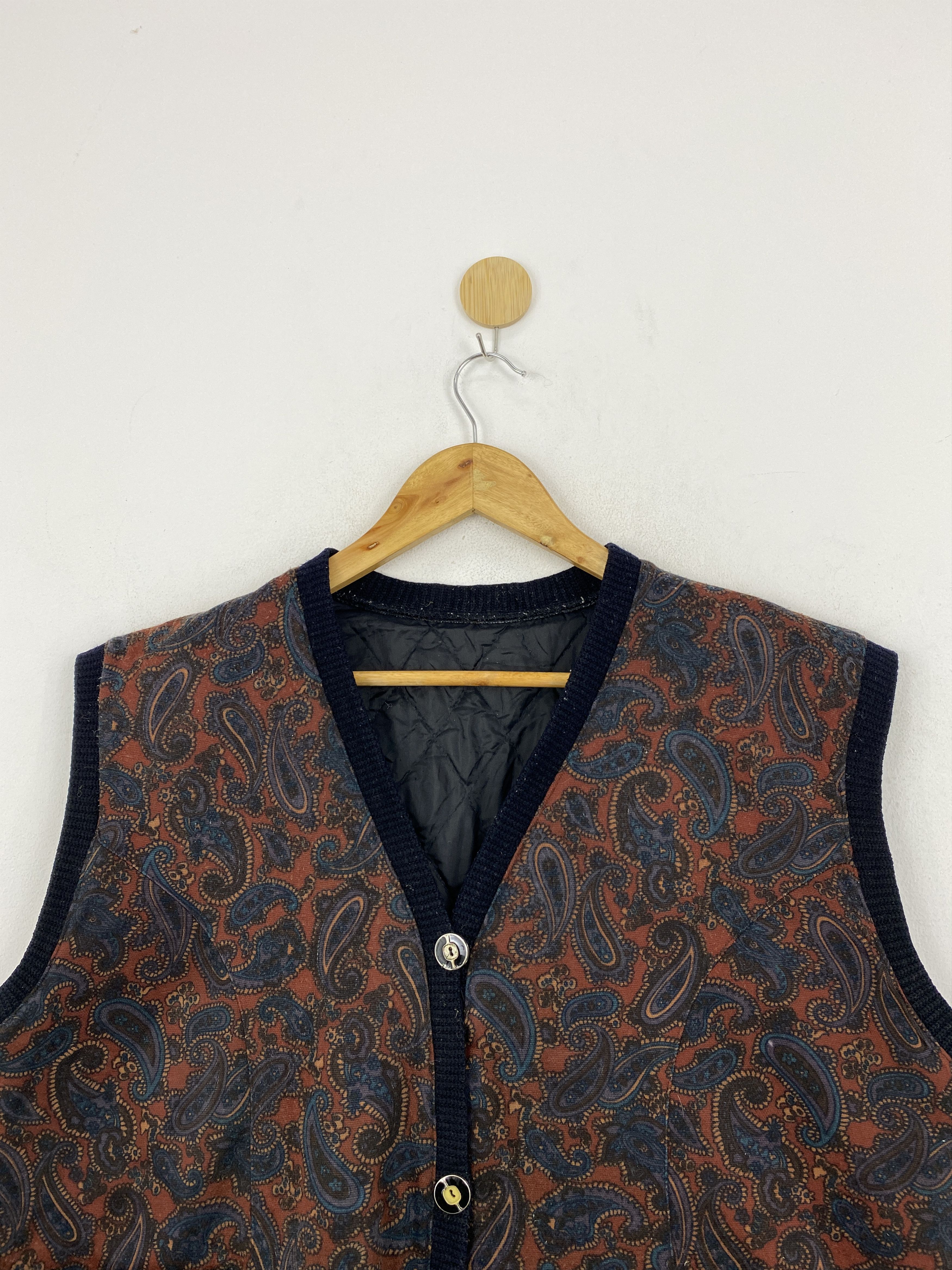Japanese Brand Vintage Japanese Quilted Paisley Vest Earth Tone Knit JA0118 Size US L / EU 52-54 / 3 - 3 Thumbnail