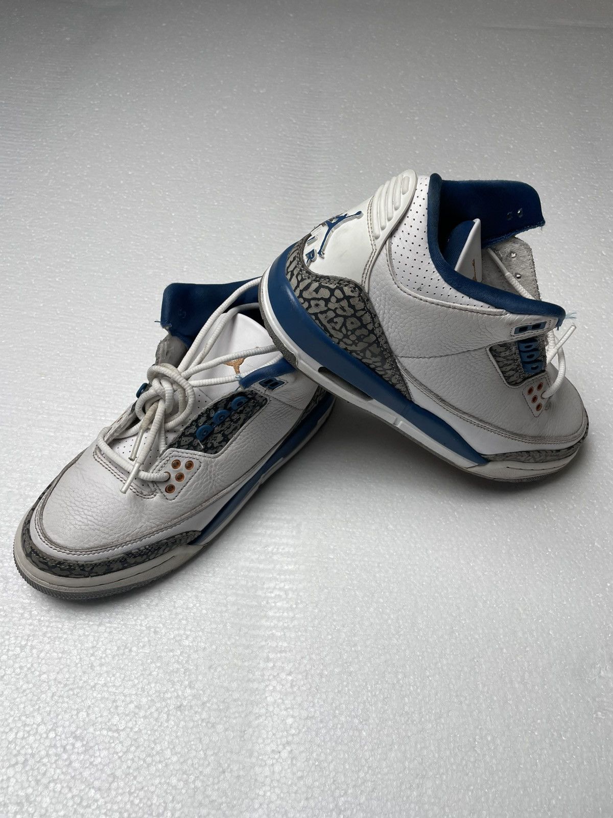 Jordan Brand Nike Air Jordan 3 Retro Washington Wizards Shoes 6.5 Youth Size US 6.5 / EU 39-40 - 8 Thumbnail