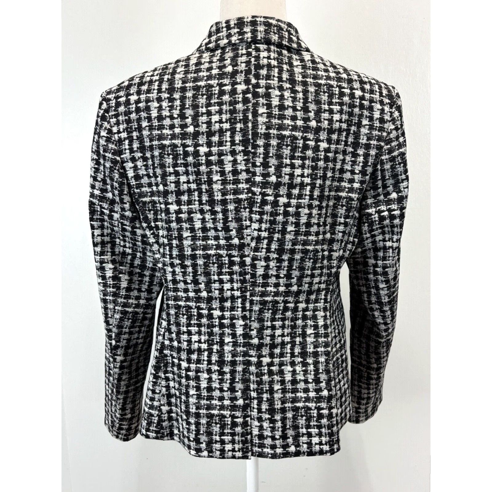 Hugo Boss HUGO BOSS Slim Fit Blazer Jacket Sz 10 Women’s Irregular Check Italian Fabric Black White Jacket Blazer Women Mens? Wait. Size L / US 10 / IT 46 - 3 Thumbnail