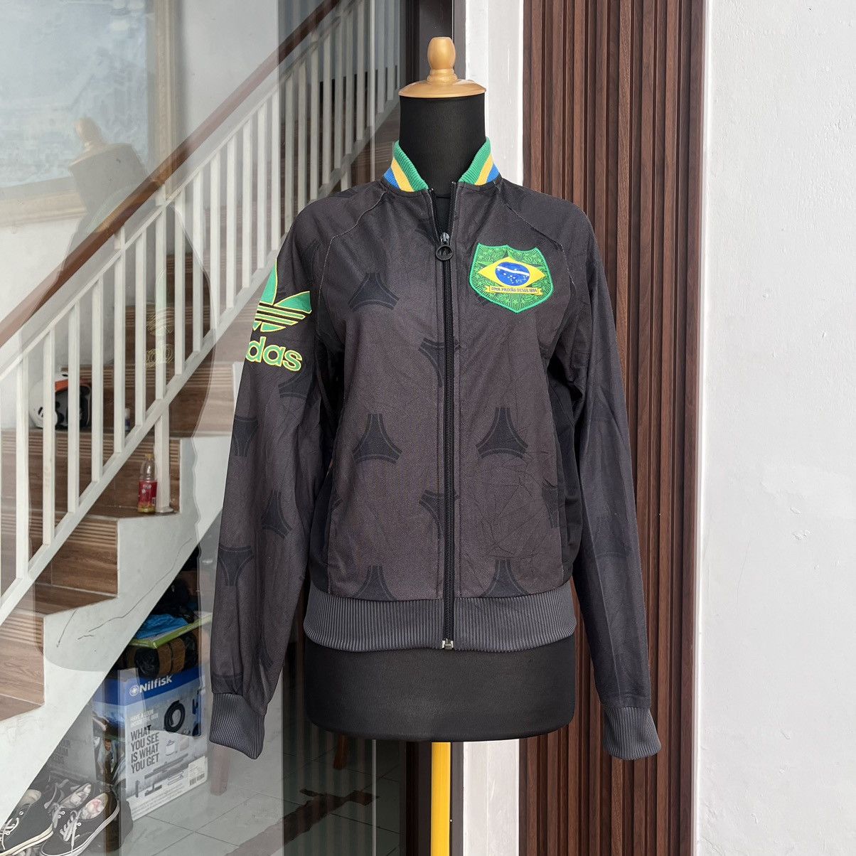 Adidas RARE🔥 Adidas Retro Brazil World Cup Tracktop Size US XS / EU 42 / 0 - 1 Thumbnail