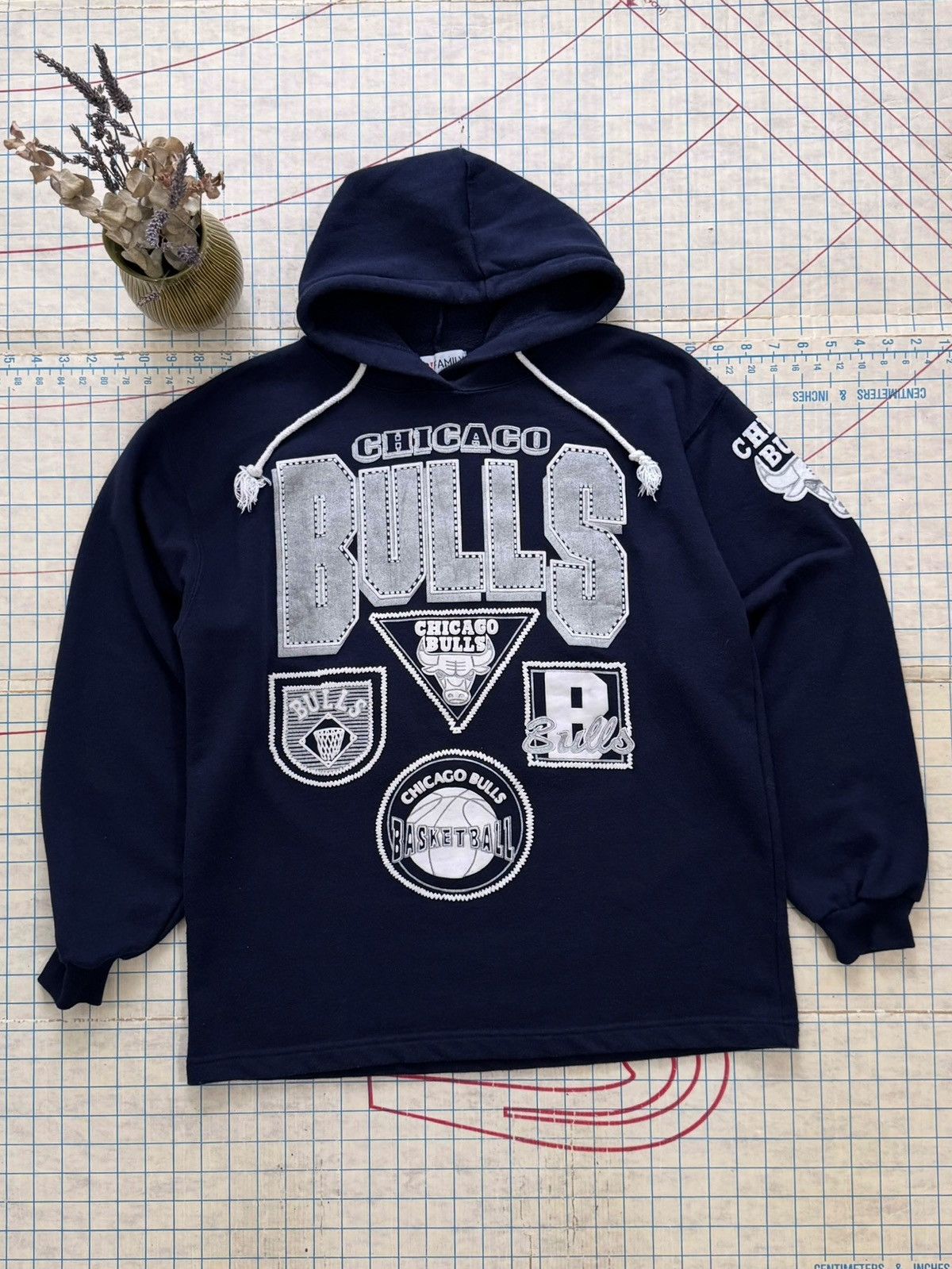 NBA × Vintage Vintage Chicago Bulls Lightweight Pull Over Hoodie Fits Med Size US M / EU 48-50 / 2 - 1 Thumbnail