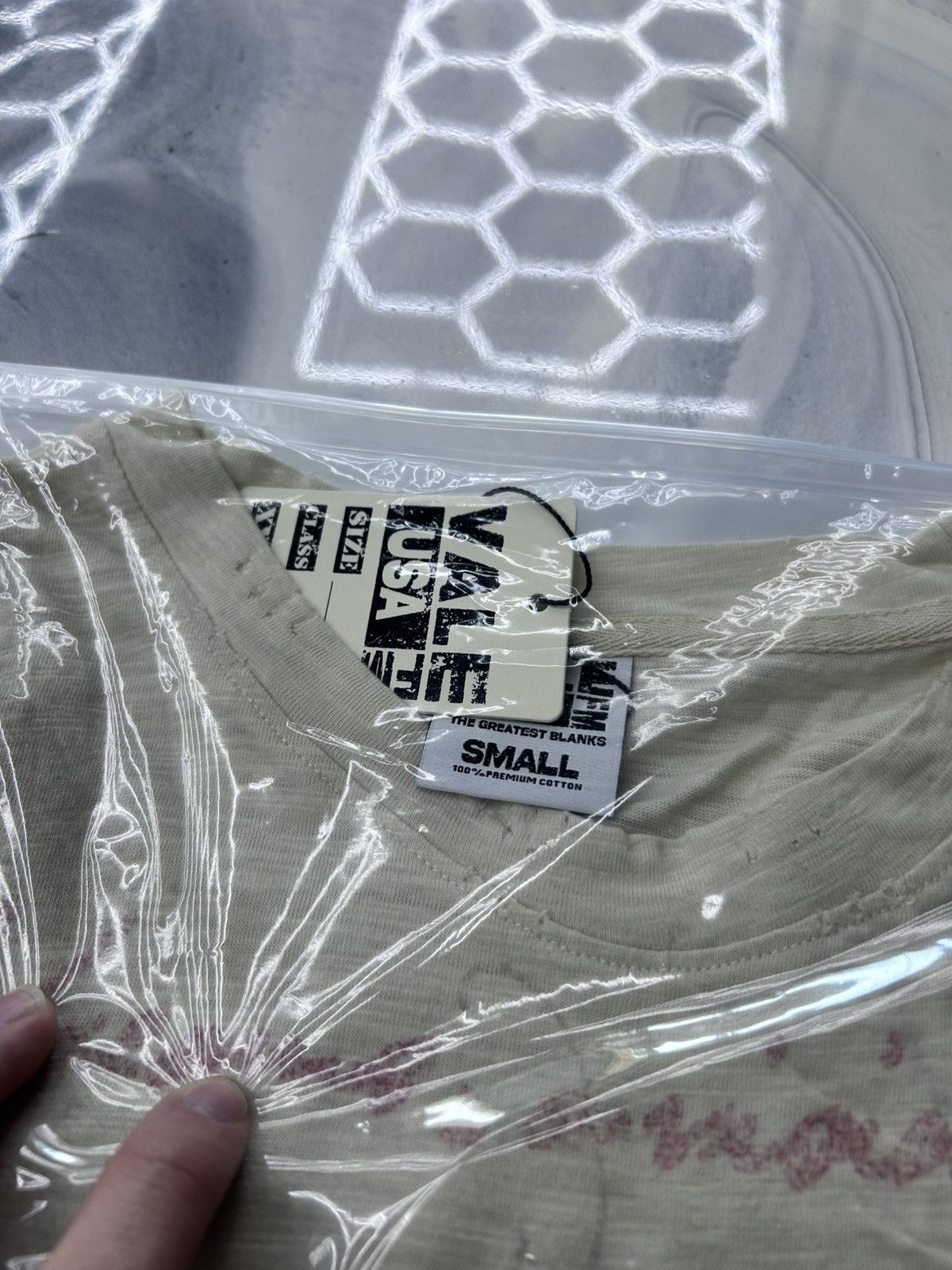 Vale Vale Mayhem Tee Cream Size S Size US S / EU 44-46 / 1 - 9 Thumbnail