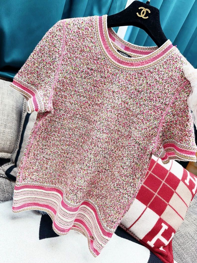 Chanel Chanel Pink mixed color round neck short sleeves Size XS / US 0-2 / IT 36-38 - 2 Thumbnail