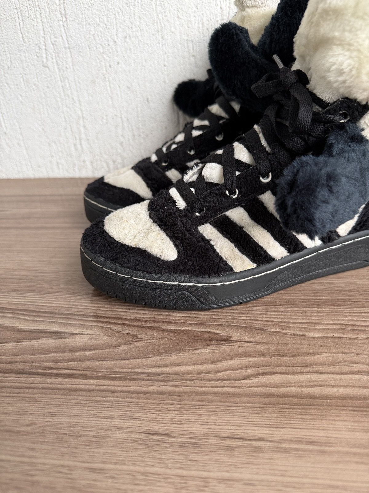 Jeremy Scott Js panda Bear sneaker Size US 9 / EU 42 - 3 Thumbnail