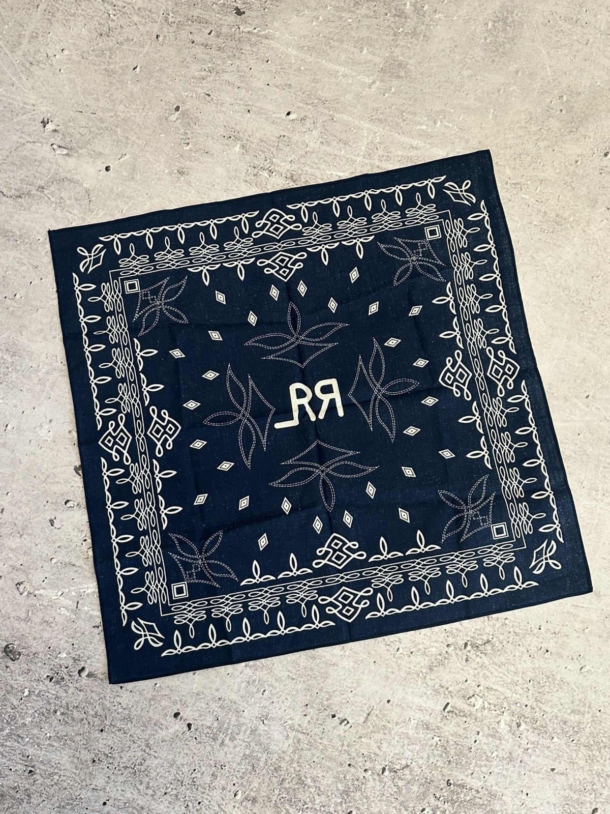 RRL Ralph Lauren RRL Double RL Classic Paisley Bandana | Navy / White Size ONE SIZE - 2 Thumbnail