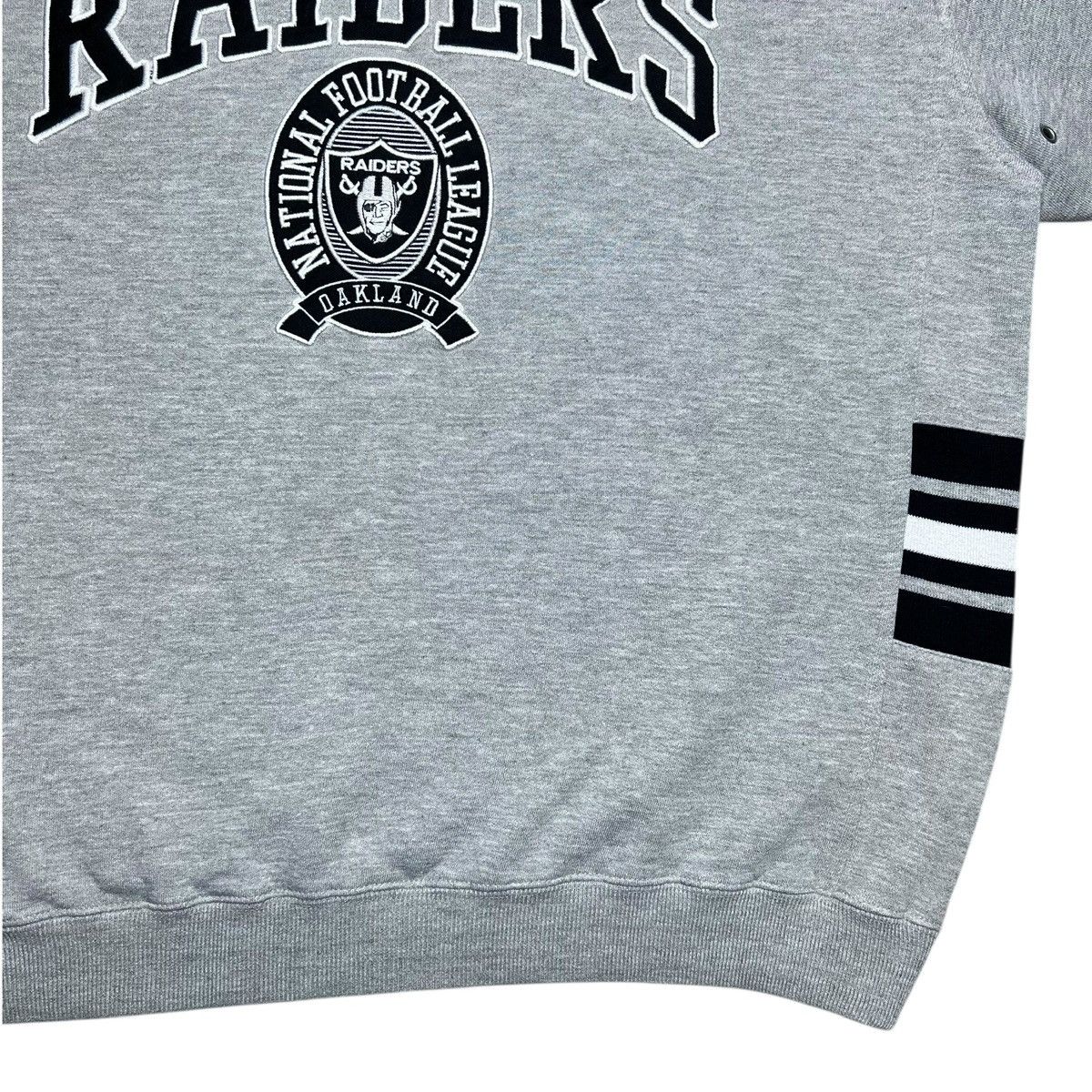 NFL 1990s NFL Oakland Raiders Lee Sport Embroidered Sweatshirt Size US L / EU 52-54 / 3 - 6 Thumbnail