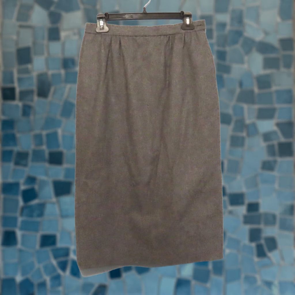 Pendleton VINTAGE Pendleton Skirt Women's 100% Wool Gray 29" Length Size 10 USA 1980s Secretary/Geek Mens Womens Girls Size 32" / US 10 / IT 46 - 1 Thumbnail