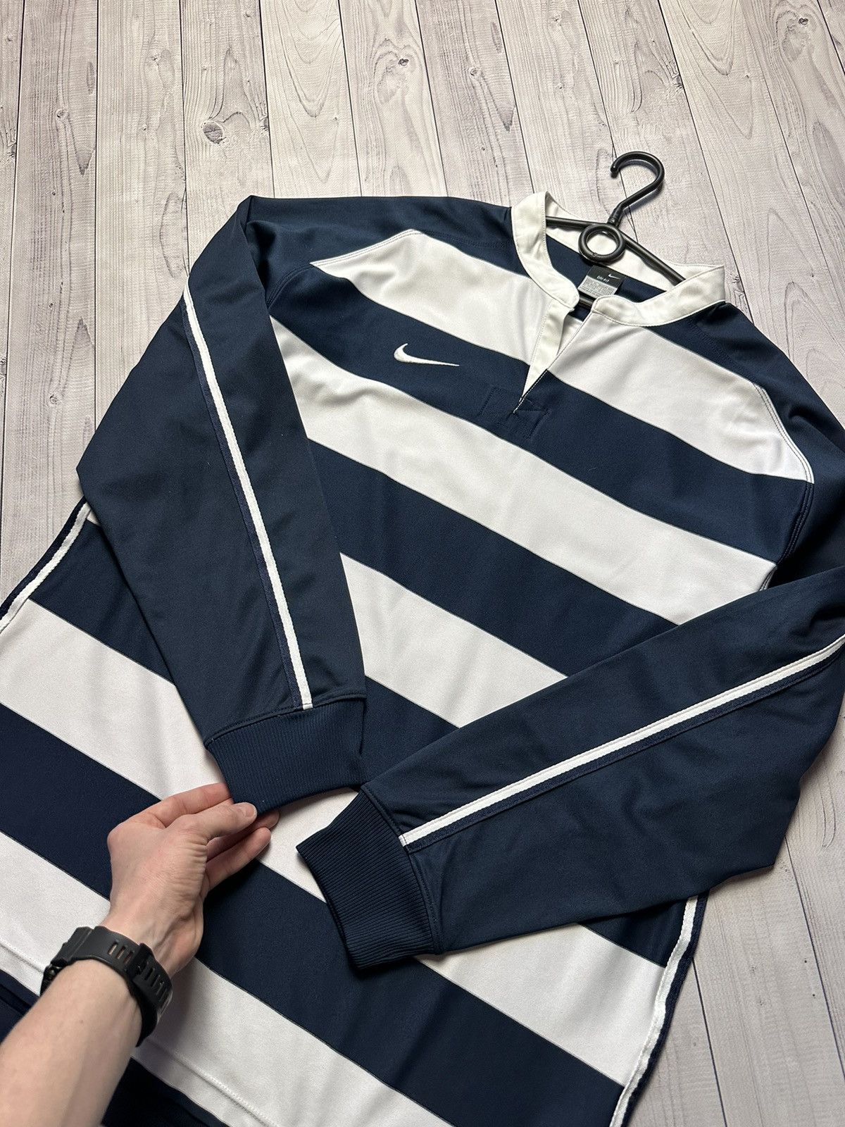 Vintage Vintage Nike Striped soccer jersey long sleeve size XL Size US XL / EU 56 / 4 - 2 Thumbnail