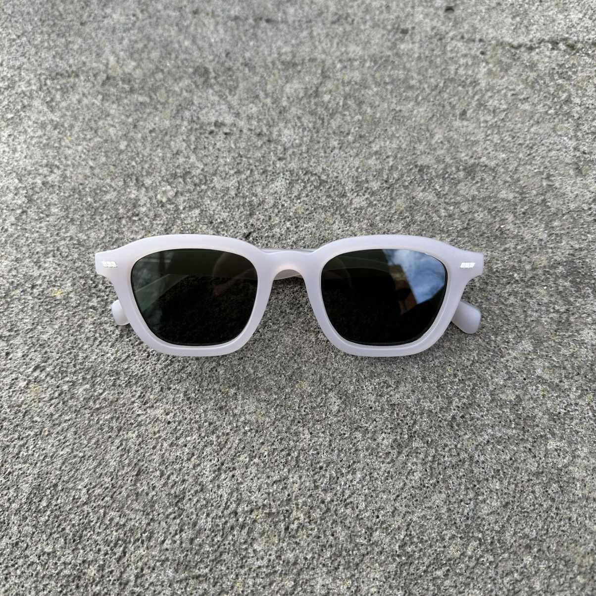 Other SUNGLASSES BRAND NEW CLASSIC RETRO VINTAGE SY40077-03 Size ONE SIZE - 1 Thumbnail