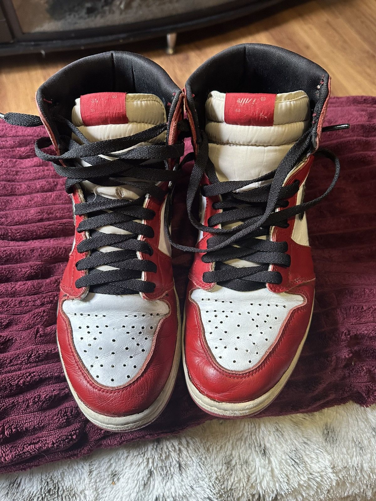Jordan Brand 1994 Nike Air Jordan “chicago’s”. 100% wearable Size US 9.5 / EU 42-43 - 7 Thumbnail