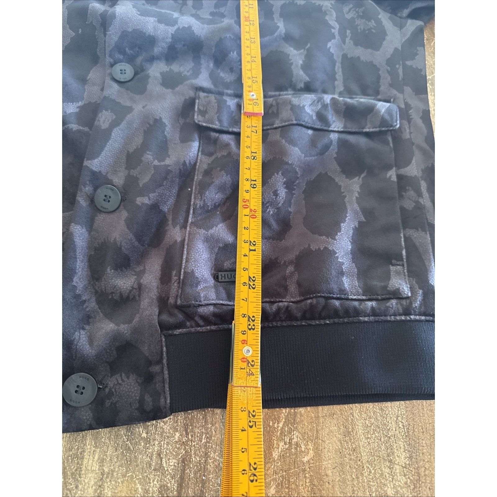 Hugo Boss Hugo Boss Leopard Print Bomber Jacket 38R Black Print Slim Size US M / EU 48-50 / 2 - 5 Thumbnail