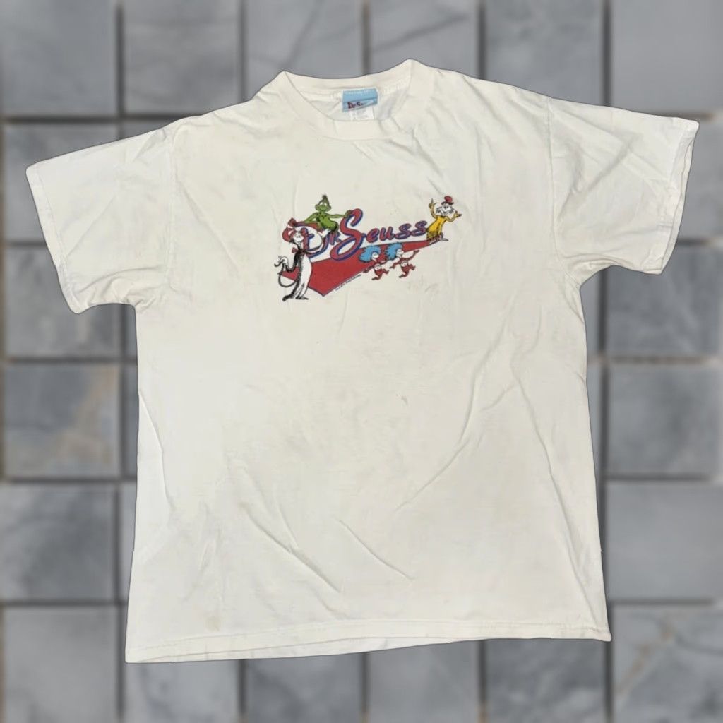 VINTAGE Dr. Seuss T-Shirt White Medium Cat In The Hat Grinch Box Logo 21x26
