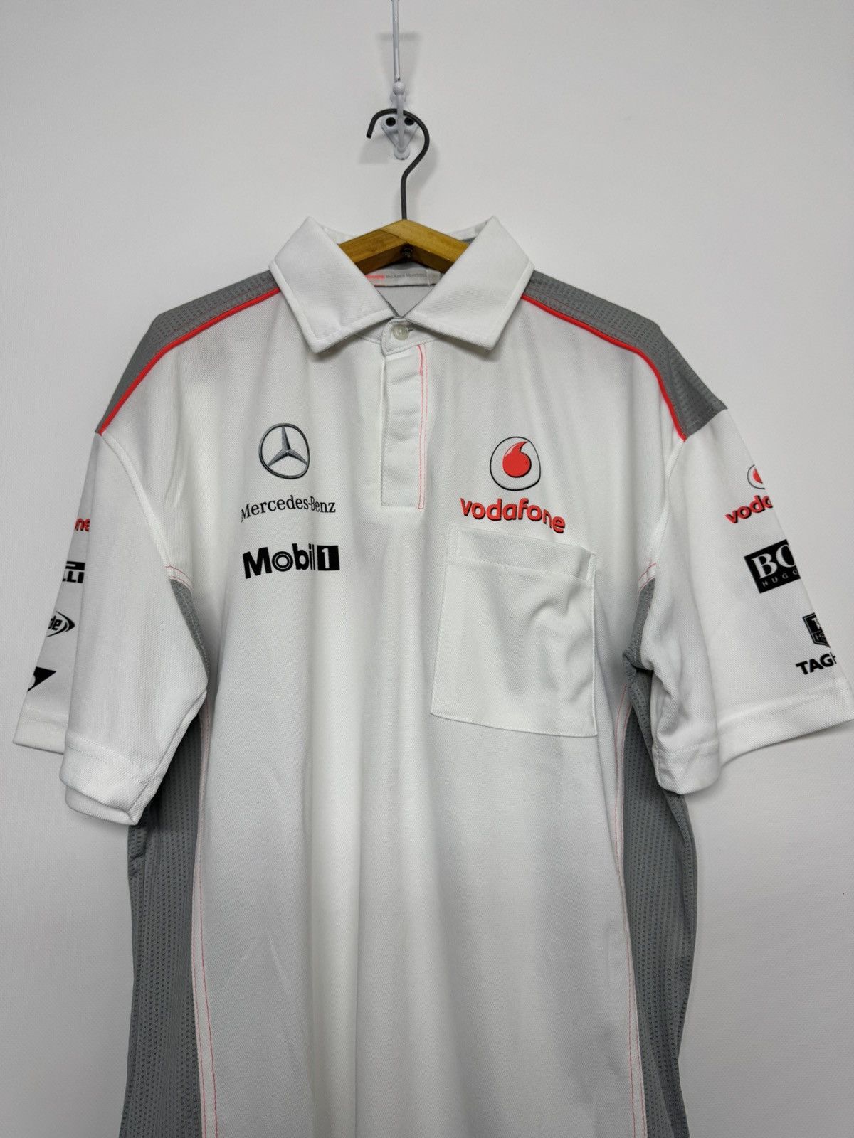 Mercedes-Benz Vintage Y2k Mercedes Benz Vodafon Racing Jersey T-Shirt 90’s Size US L / EU 52-54 / 3 - 3 Thumbnail