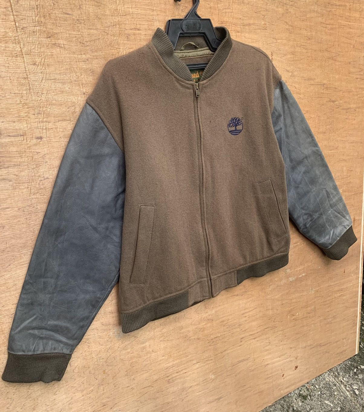 Leather Rare.. Timberland Weathergear Leather Sleeve Varsity Jacket Size US L / EU 52-54 / 3 - 3 Thumbnail