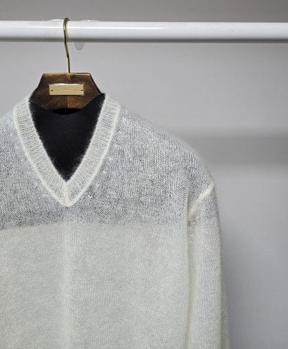 Tom Ford o1sm1stk0824 Mohair Blend V-neck Sweater in White Size US M / EU 48-50 / 2 - 2 Thumbnail