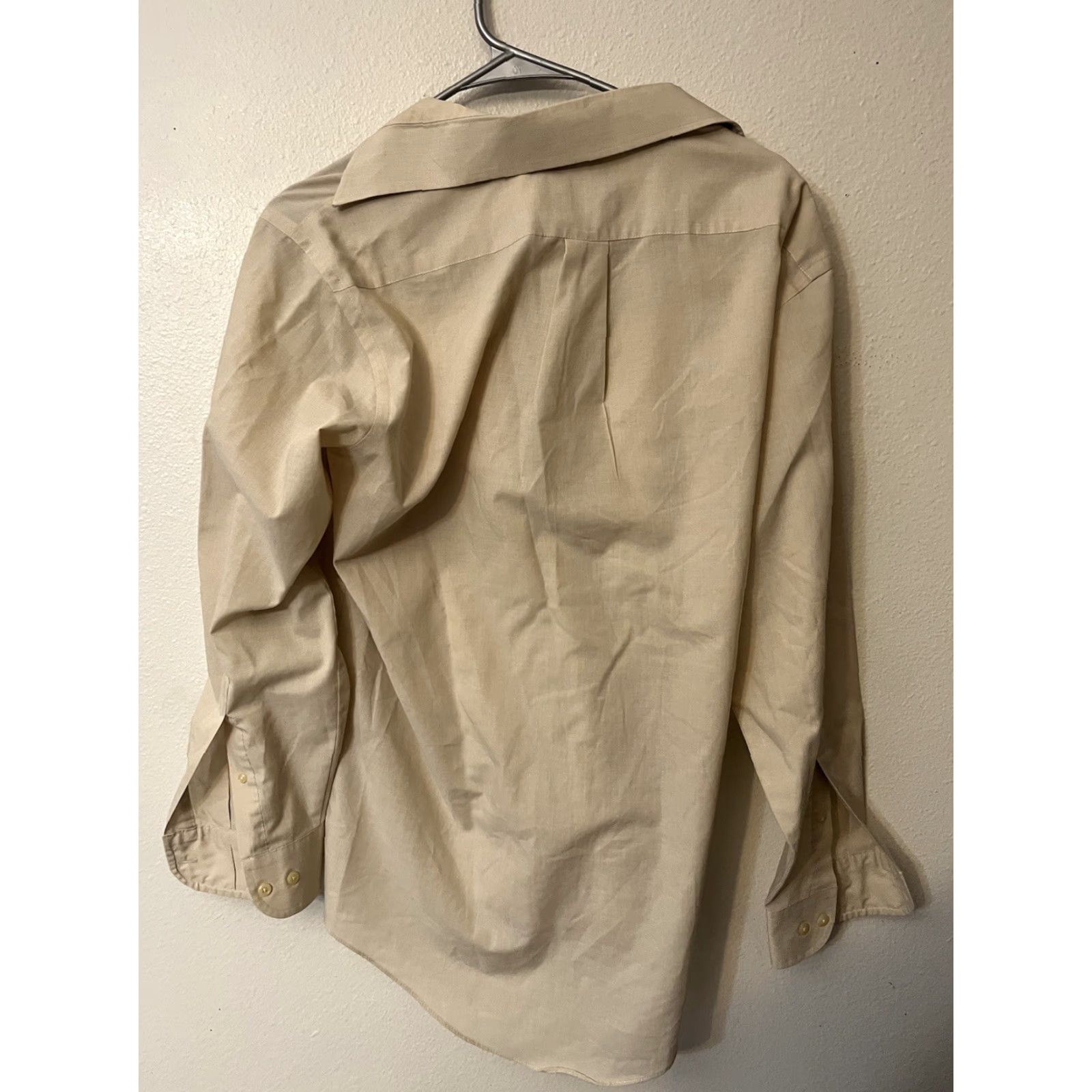 Stafford Stafford Shirt Men's 15 Beige Wrinkle-Free Athletic Fit Long Sleeve Button-Up Collared Oxford Cotton Polyester Classic Casual Mens Size 15 Chest 17 Size US M / EU 48-50 / 2 - 3 Thumbnail