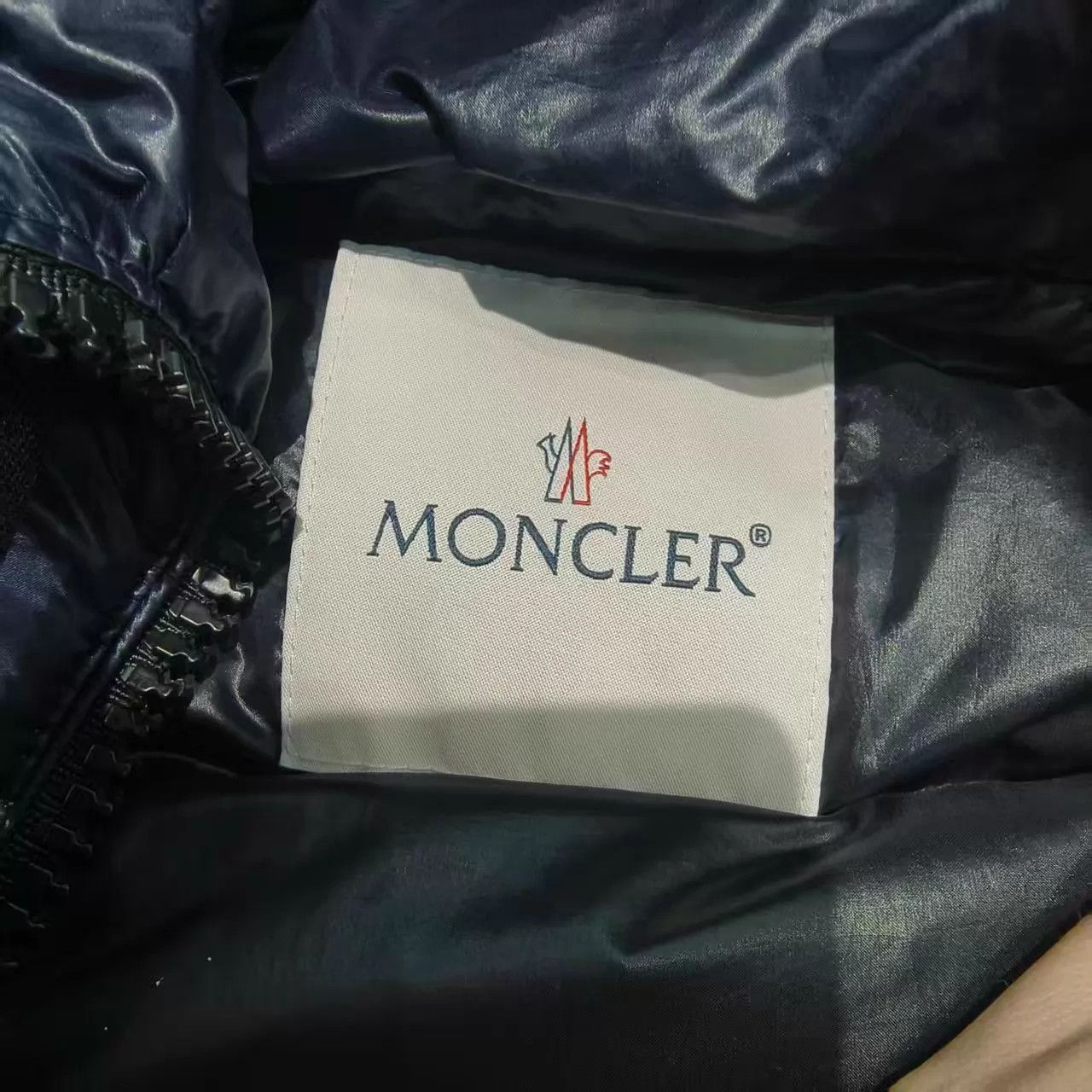Moncler Moncler suyen puffer jacket navy blue size 1 Size S / US 4 / IT 40 - 3 Thumbnail