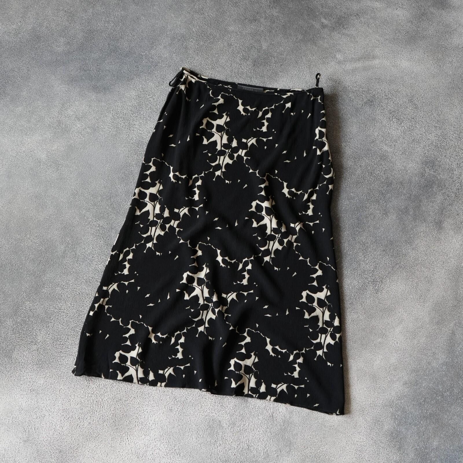 Prada S/S 2001 Prada Silk Floral Skirt VINTAGE IT38 Size 25" / US 0 / IT 36 - 1 Thumbnail
