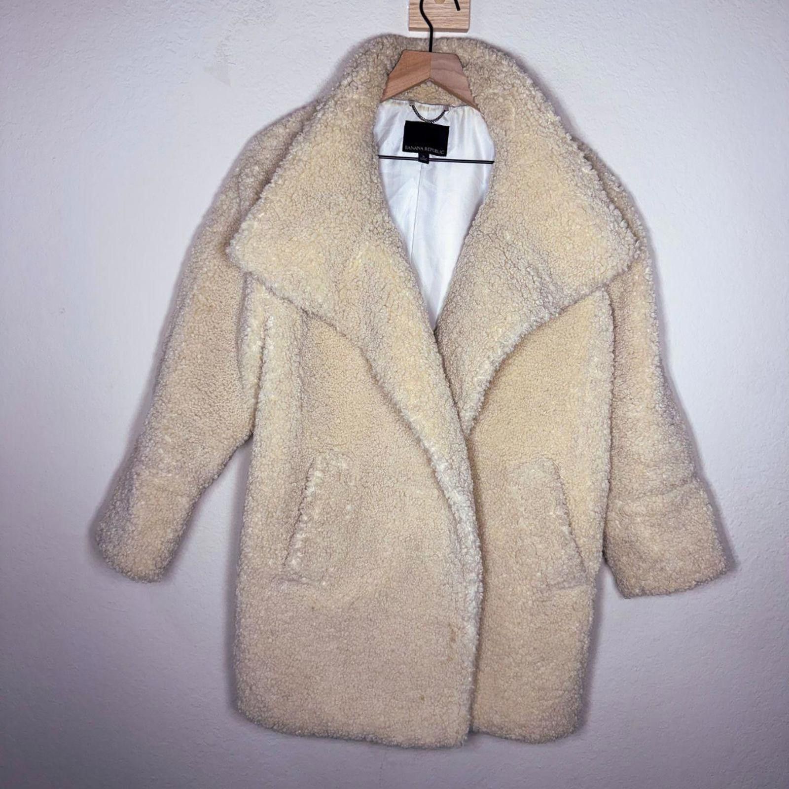 Banana Republic Banana Republic Coat Women's S Cream Sherpa Size S / US 4 / IT 40 - 1 Thumbnail