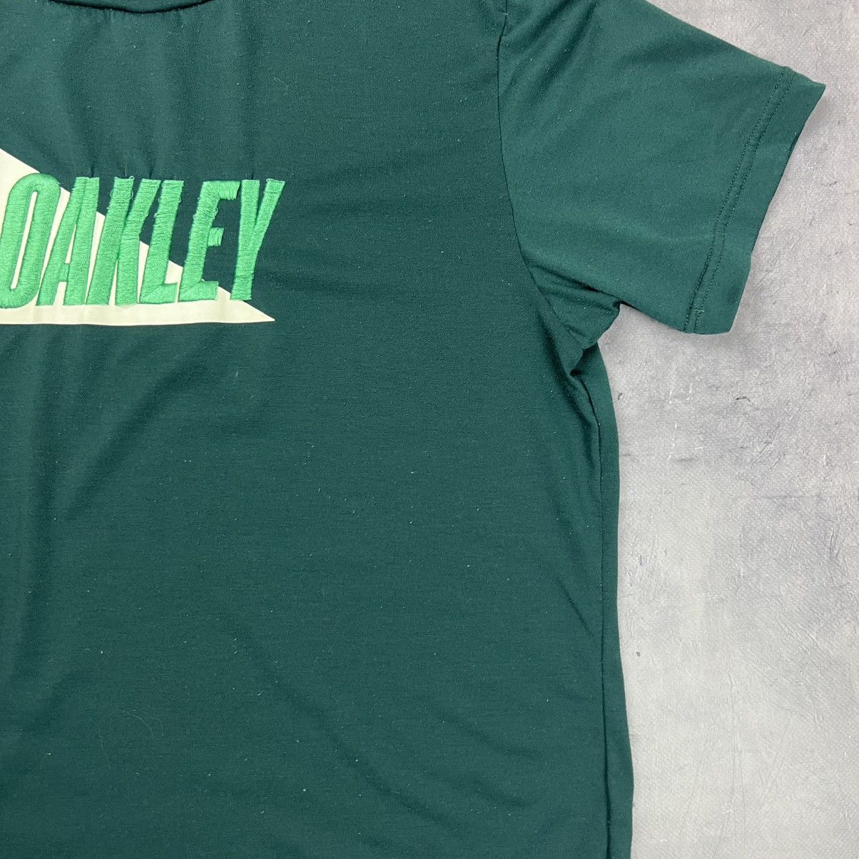 Vintage Rare! Oakley Perfomance Fit Spell Out Vintage Tee 00s Size US M / EU 48-50 / 2 - 6 Thumbnail