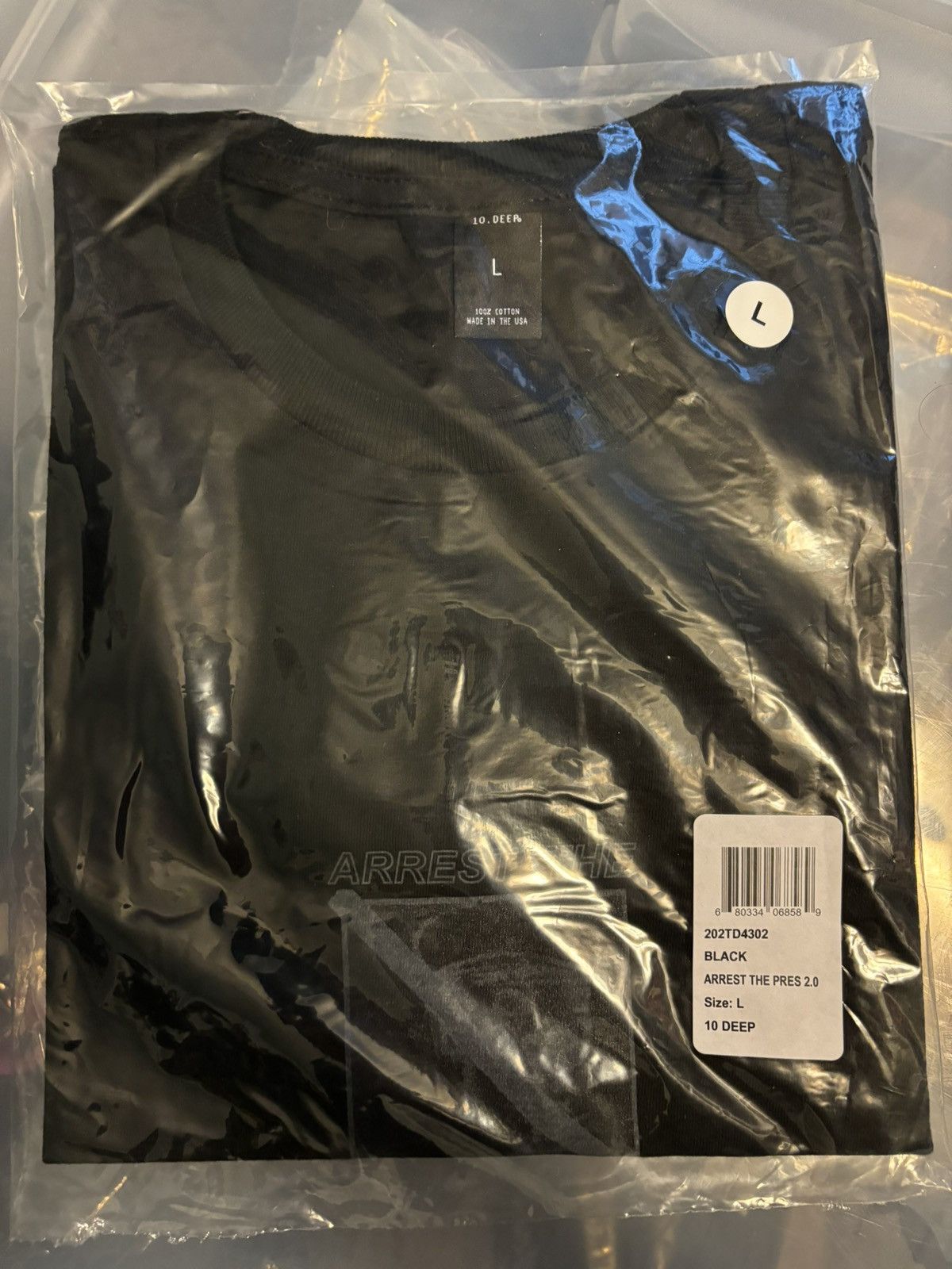 10 Deep 10 Deep Arrest the President tee Size US L / EU 52-54 / 3 - 2 Thumbnail