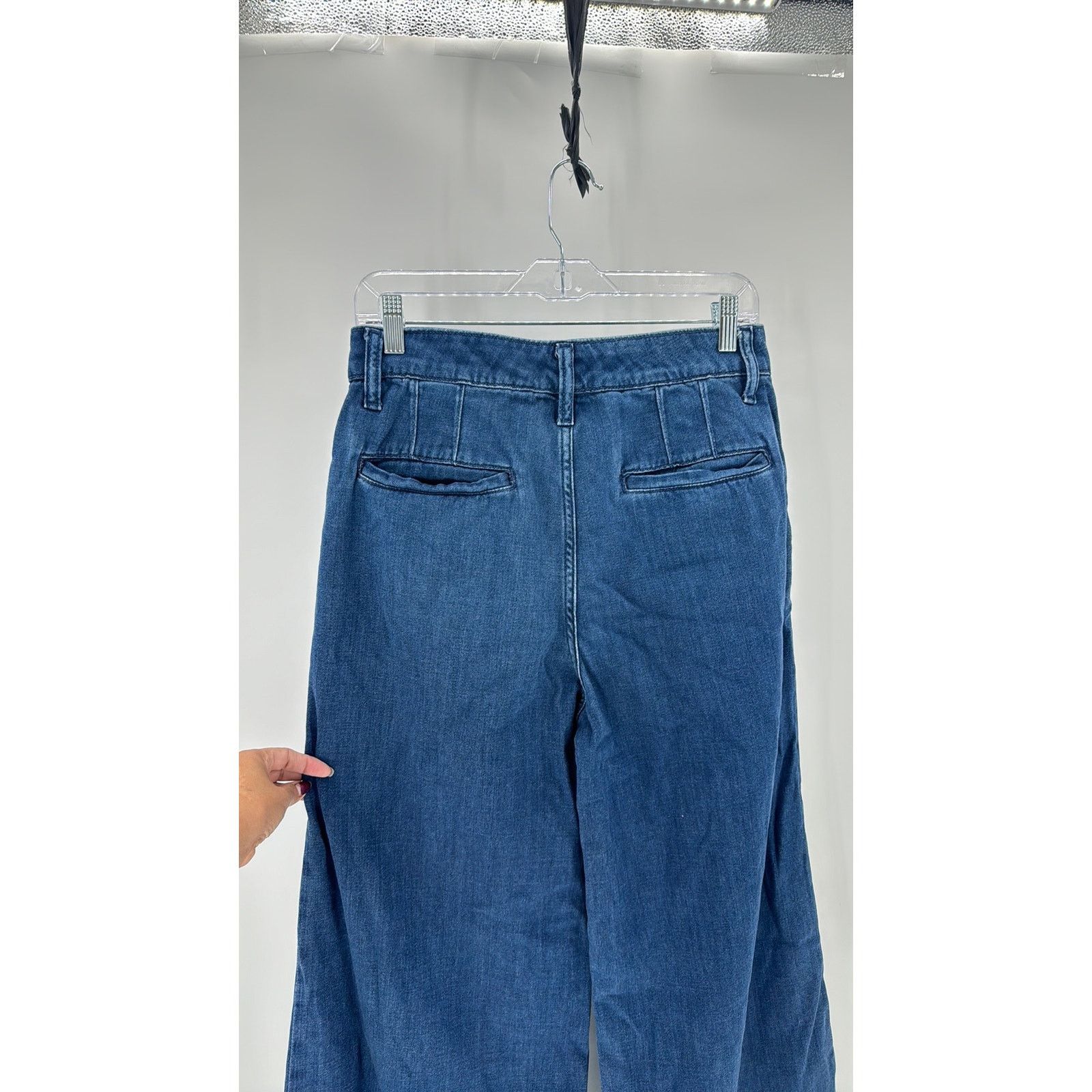 Banana Republic Banana Republic ULTRA HIGH-RISE WIDE-LEG TROUSER JEAN Size 30" / US 8 / IT 44 - 8 Thumbnail