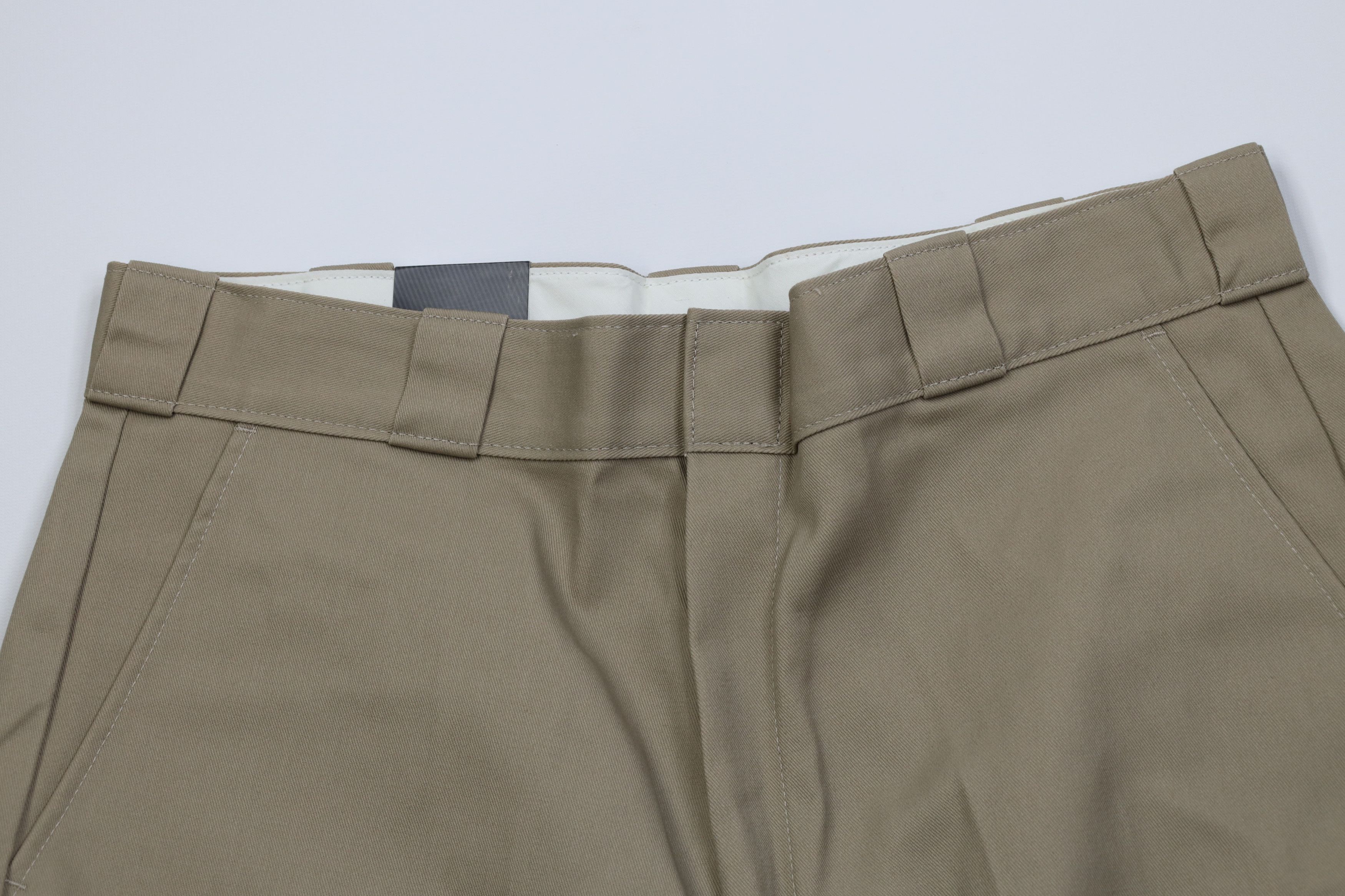 Dickies Deadstock Vintage Y2K Dickies Baggy Cargo Shorts Khaki Brown Size US 34 / EU 50 - 2 Thumbnail