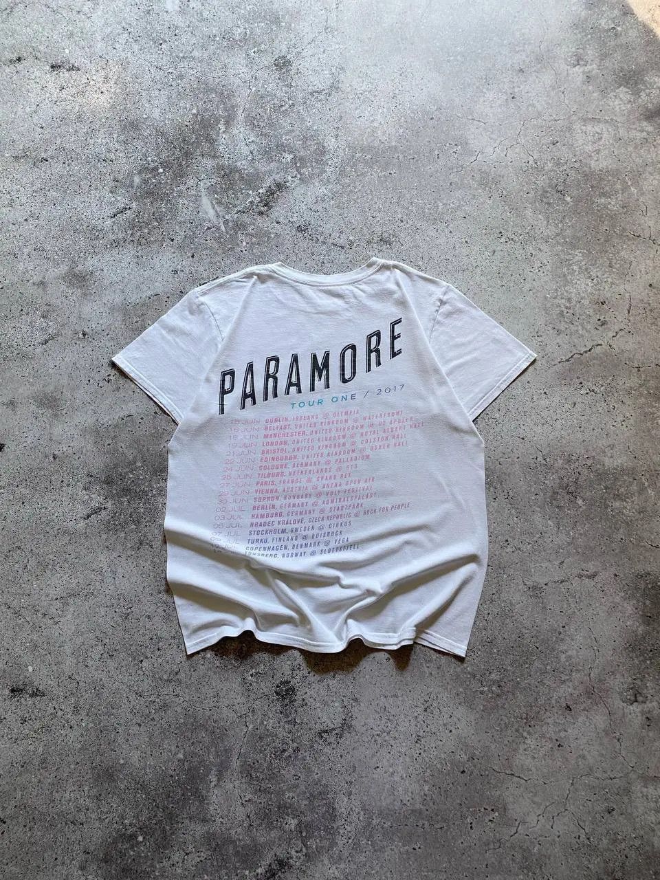 Band Tees PARAMORE TOUR ONE ROCK BAND T SHIRT Size US M / EU 48-50 / 2 - 8 Thumbnail