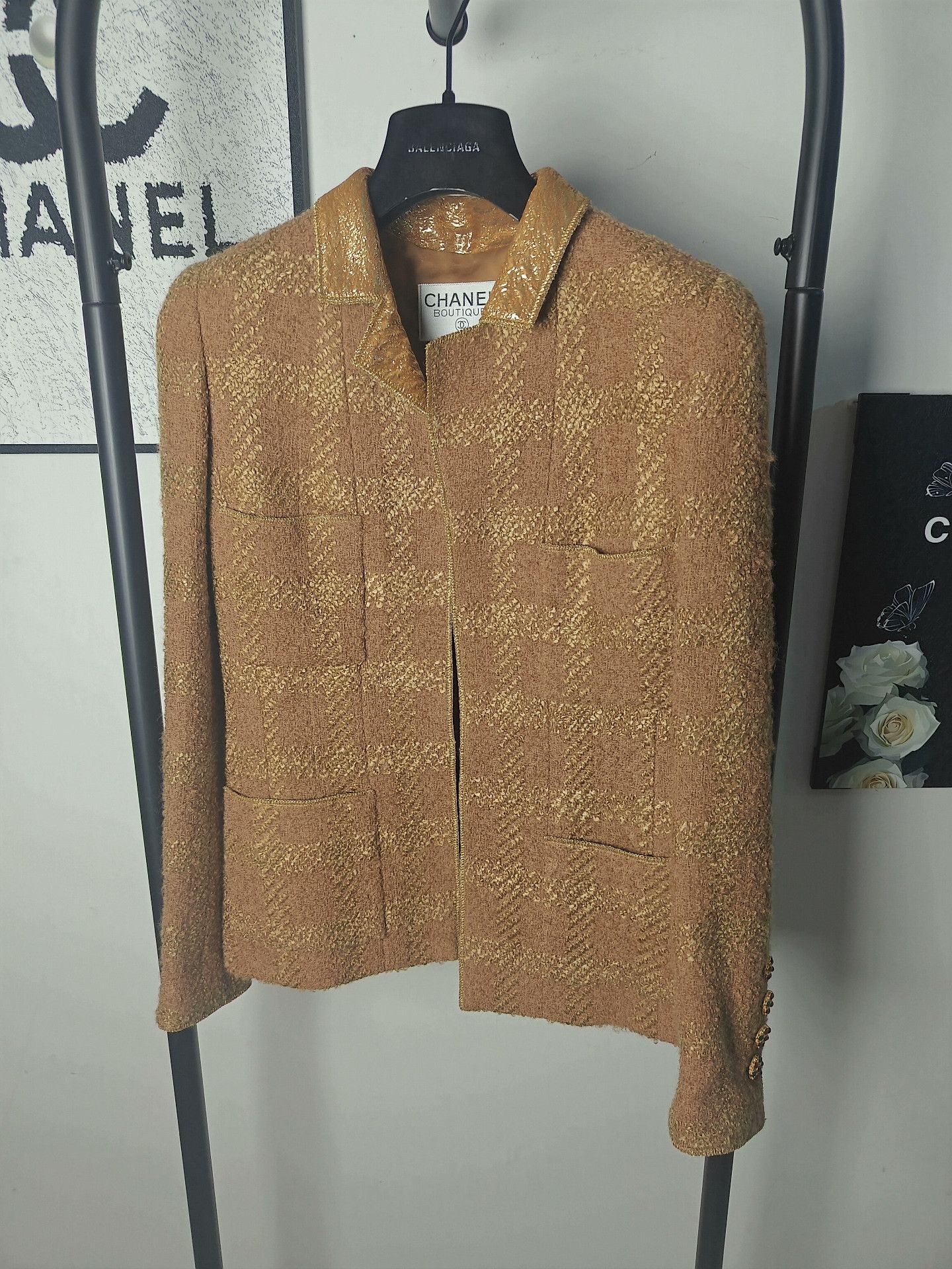 Chanel Chanel White Jacket M Women Size M / US 6-8 / IT 42-44 - 1 Thumbnail
