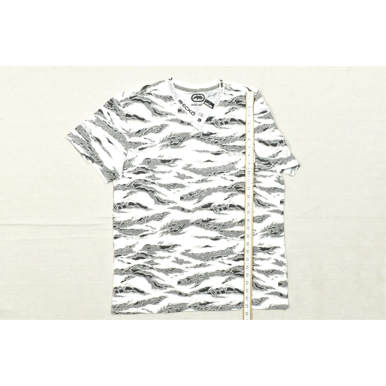 Ecko Unltd. Ecko Unltd Men's Large White Tiger Camo V-Neck T-Shirt NWT MSRP 8 Size US L / EU 52-54 / 3 - 5 Thumbnail