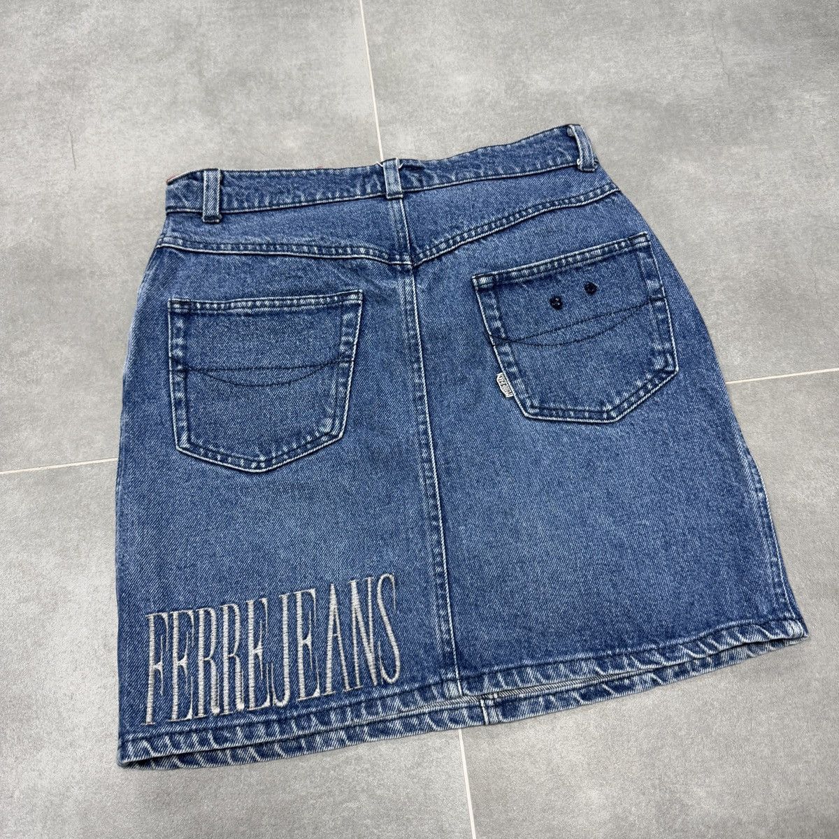 Ferre × Vintage Vintage Ferre Jeans Embroidered Logo Denim Skirt Size M Size 34" / US 12 / IT 48 - 13 Thumbnail