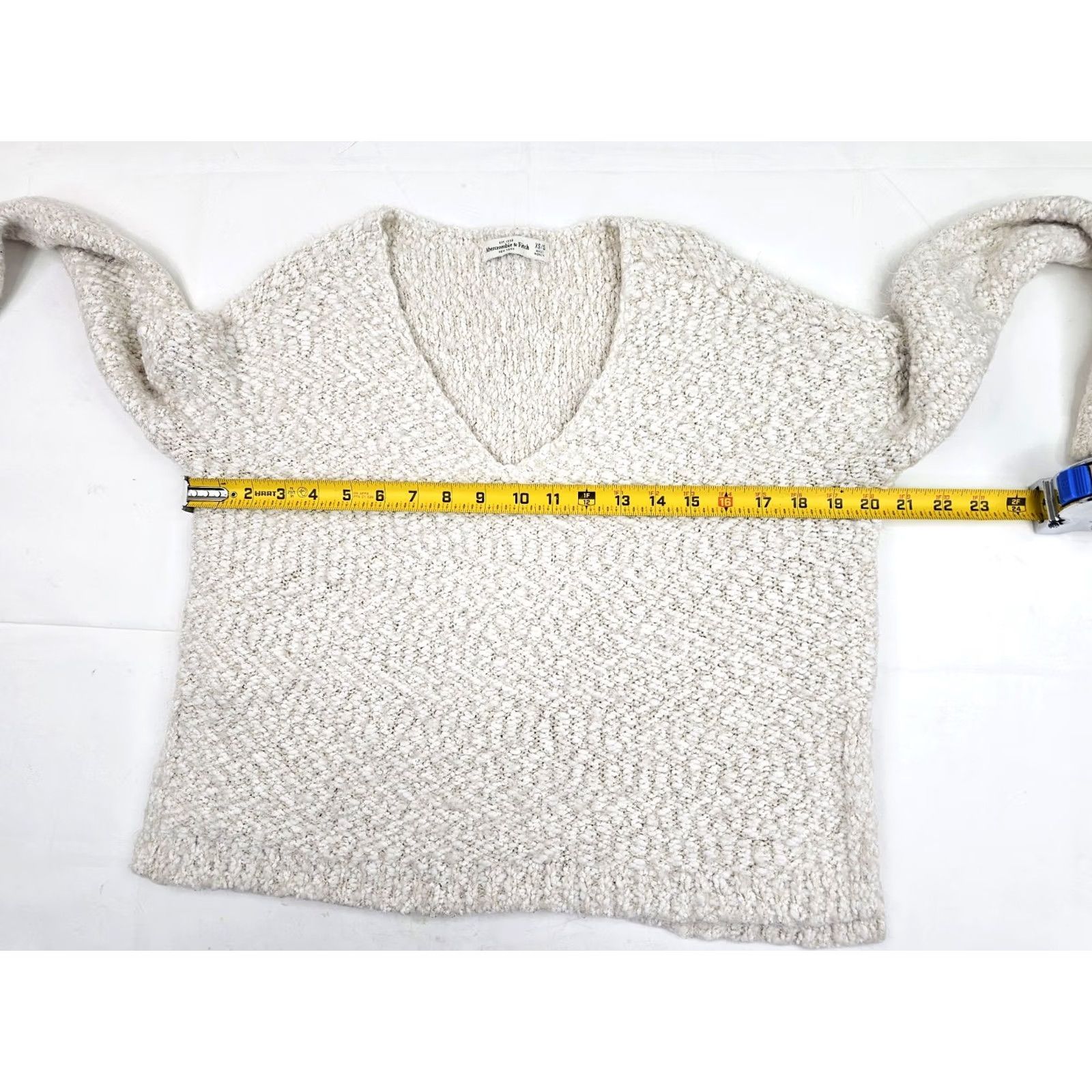 Abercrombie & Fitch Abercrombie & Fitch Bouclé V-Neck Pullover Sweater Women’s S Cream Fuzzy Glitter Size S / US 4 / IT 40 - 7 Thumbnail