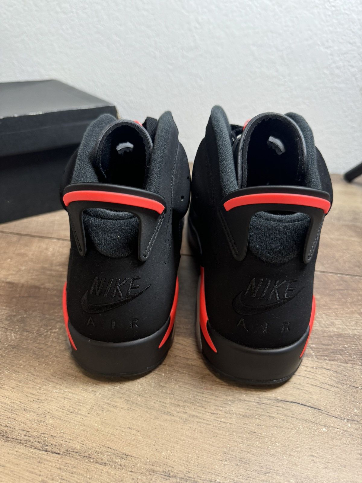 Jordan Brand Nike Air Jordan 6 Retro 2019 Black Infrared Men’s Size 11.5 Size US 11.5 / EU 44-45 - 4 Thumbnail