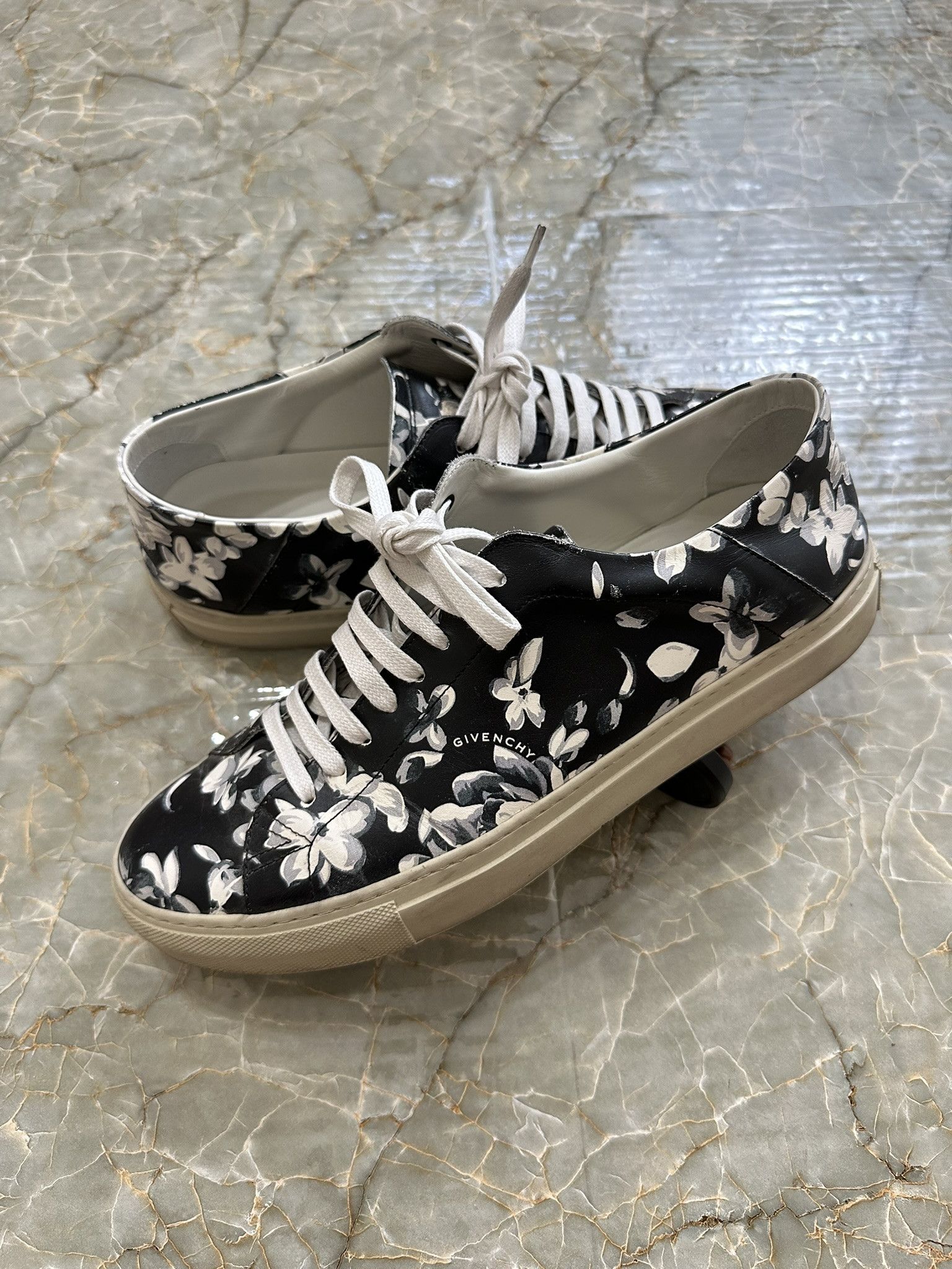 Givenchy SS18 Hydrangea Urban Street Sneakers Size US 8.5 / EU 41-42 - 1 Thumbnail