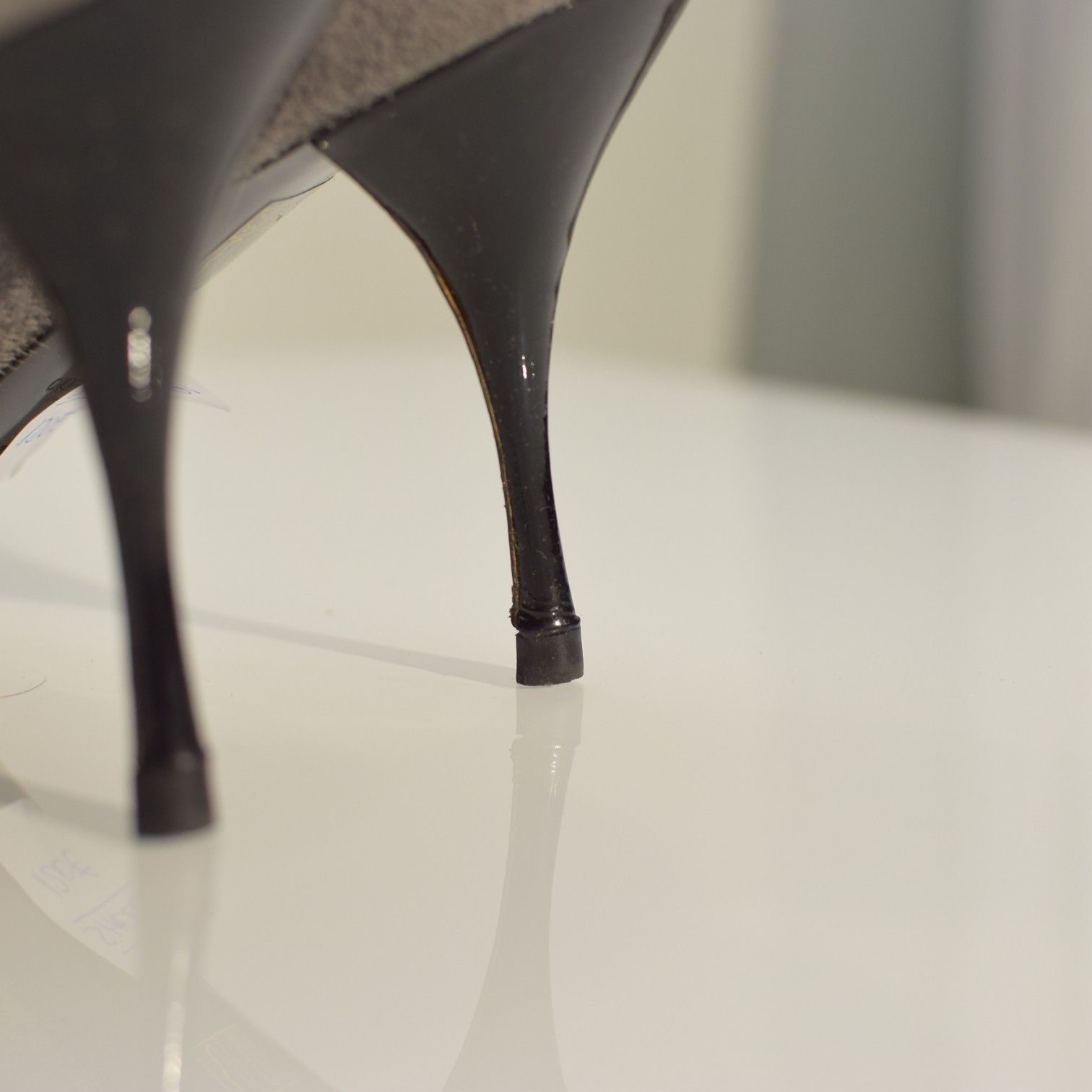 Miu Miu Miu Miu Suede Bow Pumps–Gray with Black Patent Cap Toe Size US 9.5 / IT 39.5 - 6 Thumbnail