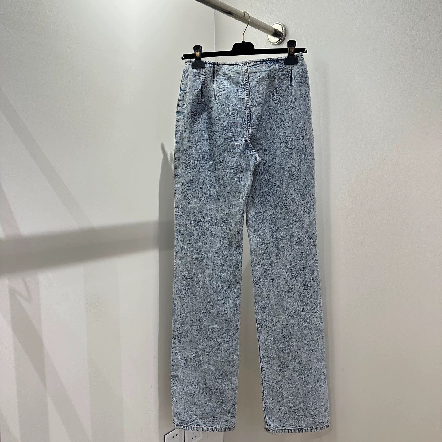 Chanel Chanel 23P Full Print Camellia Straight Jeans 36 Size 26" / US 2 / IT 38 - 2 Thumbnail