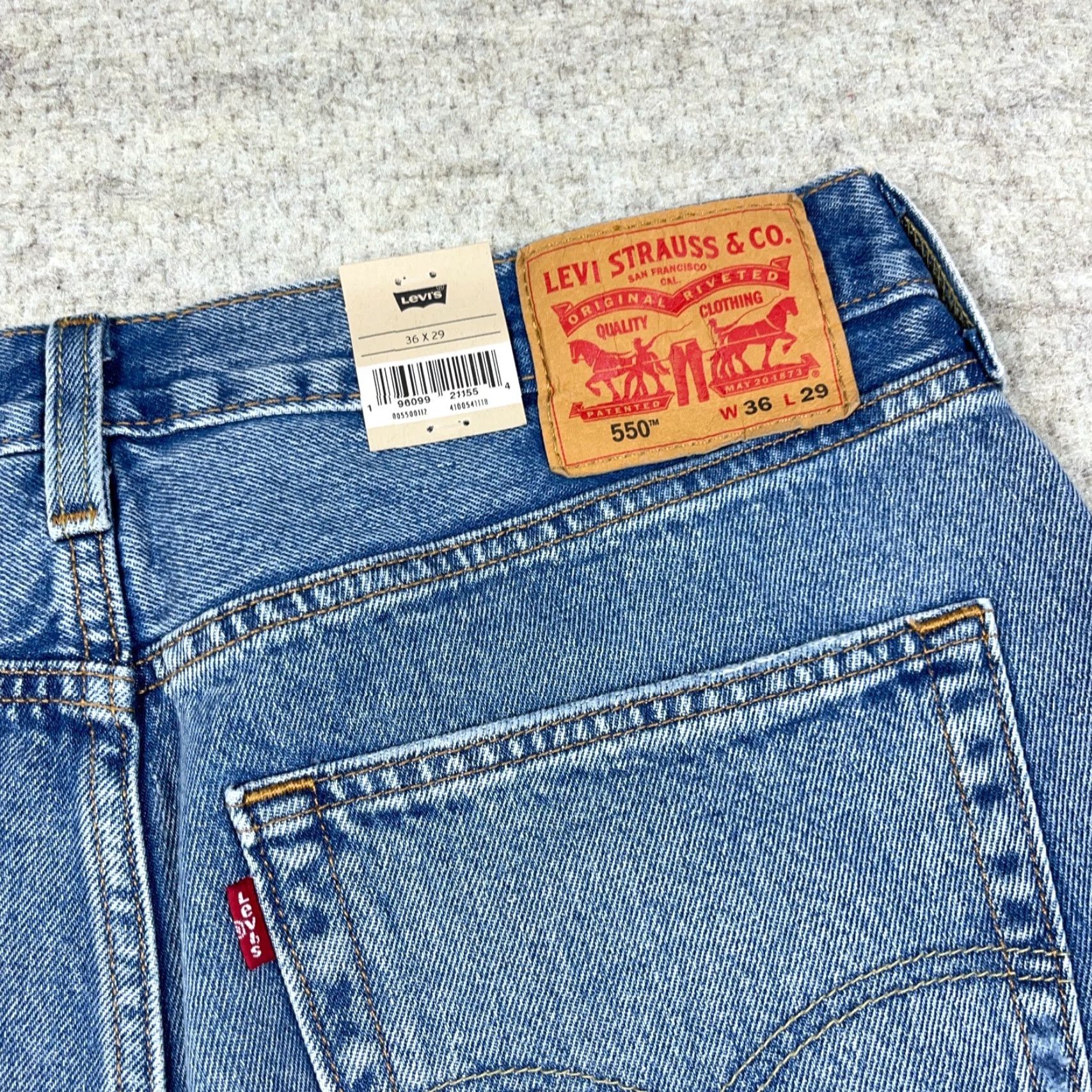 Levi's Levis 550 Jeans Men 36x29 Relaxed Fit Baggy Distressed Faded Med Wash 100% Cotto Size US 36 / EU 52 - 4 Thumbnail