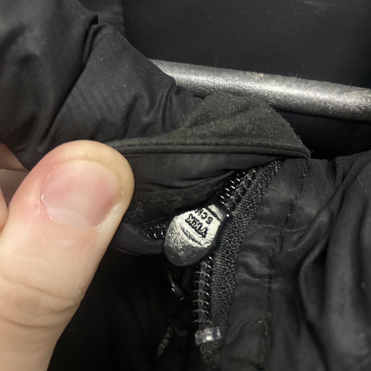 Canada Goose Vintage Canada Goose puffer jacket black label Size US L / EU 52-54 / 3 - 7 Thumbnail