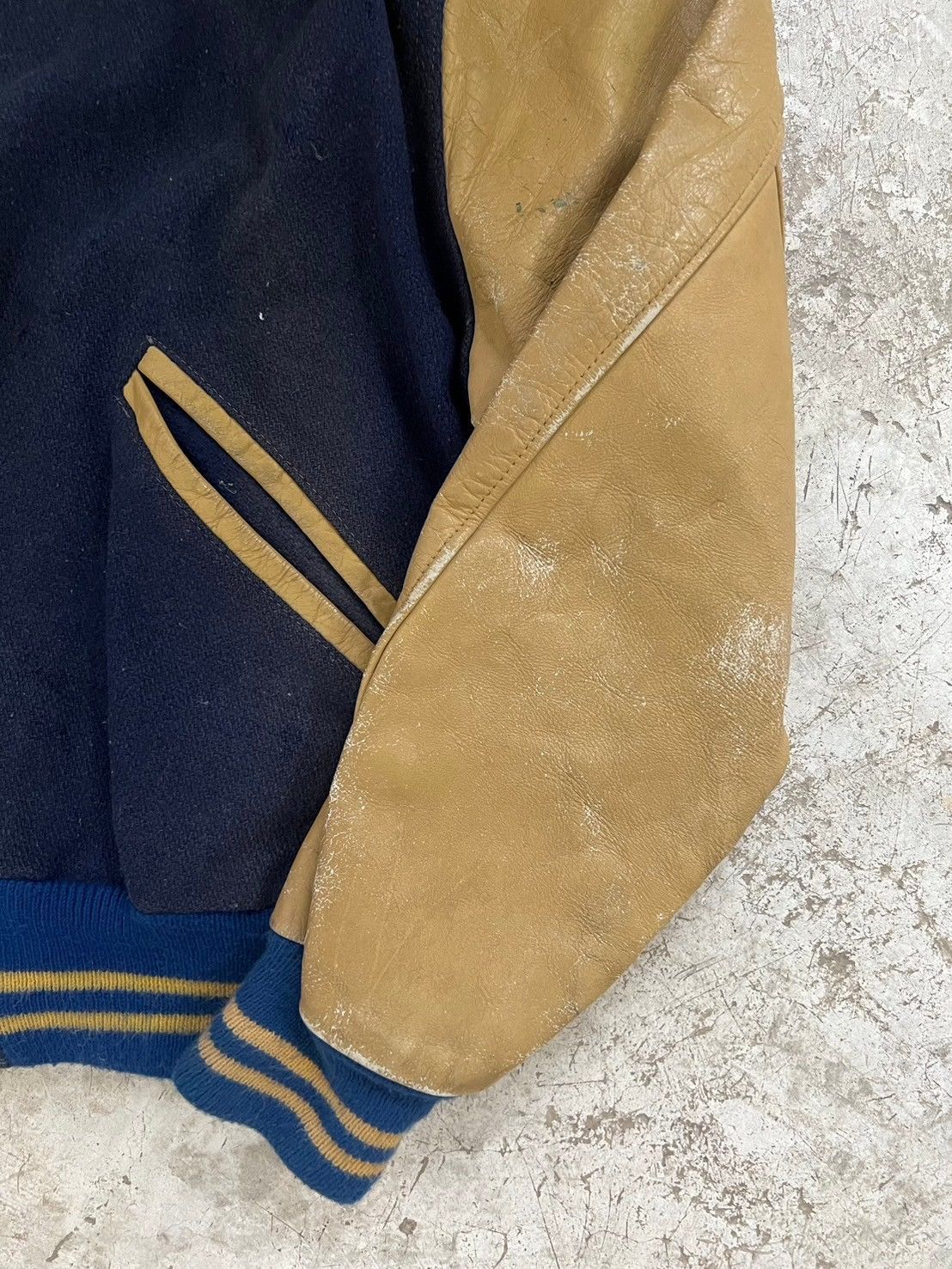 Vintage Thrashed 60s Vintage Butwin Varsity Jacket Distressed Grunge Size US M / EU 48-50 / 2 - 6 Thumbnail