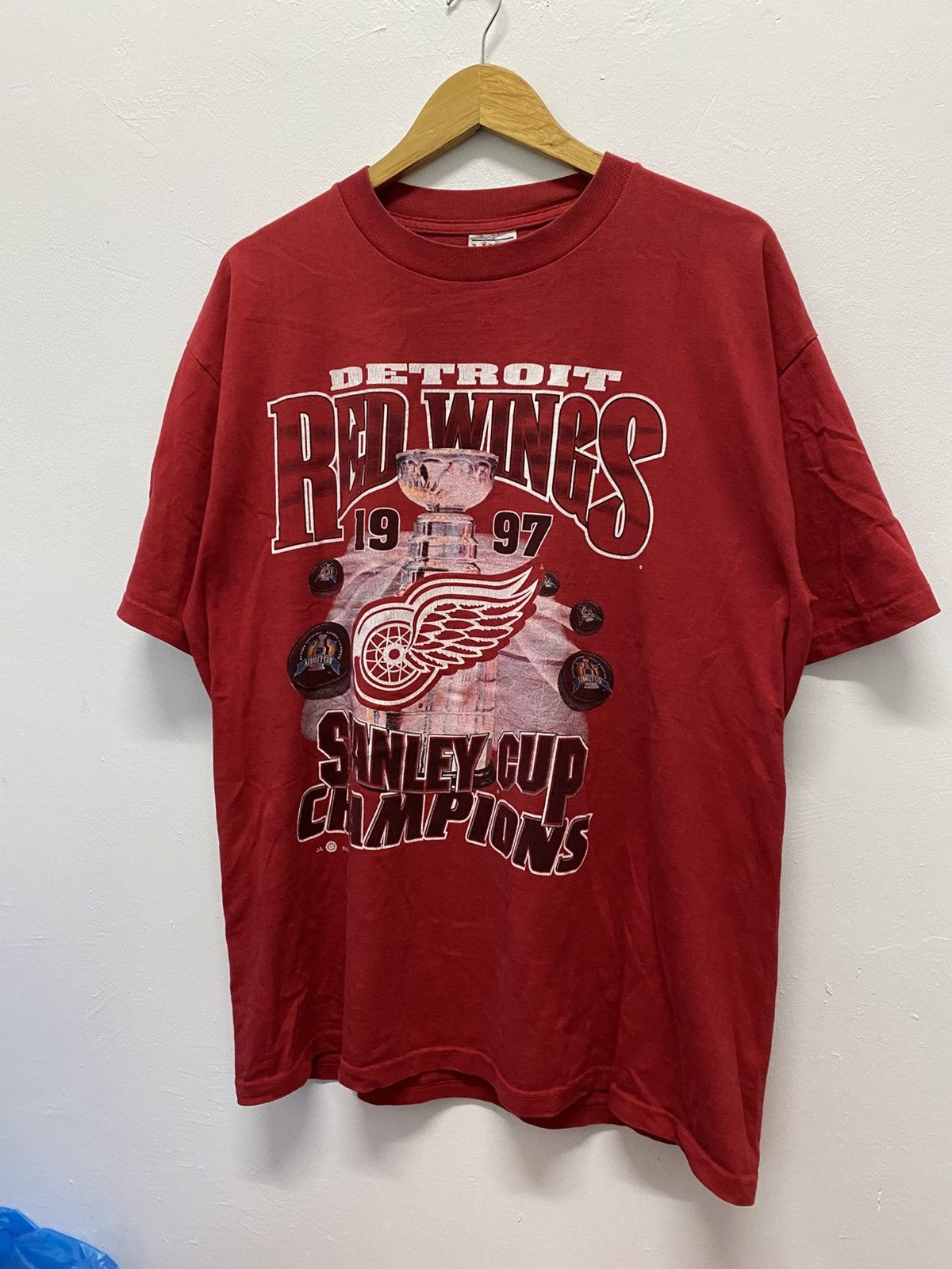 NFL × Red Wing × Vintage Vintage NHL Detroit Red wings champion 1997 Size US L / EU 52-54 / 3 - 1 Thumbnail