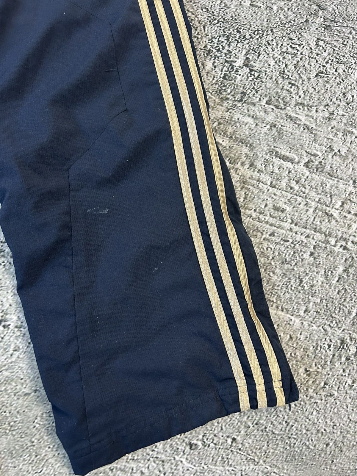 Adidas × Vintage Adidas Munster Rugby vintage nylon track pants navy baggy Size US 32 / EU 48 - 2 Thumbnail