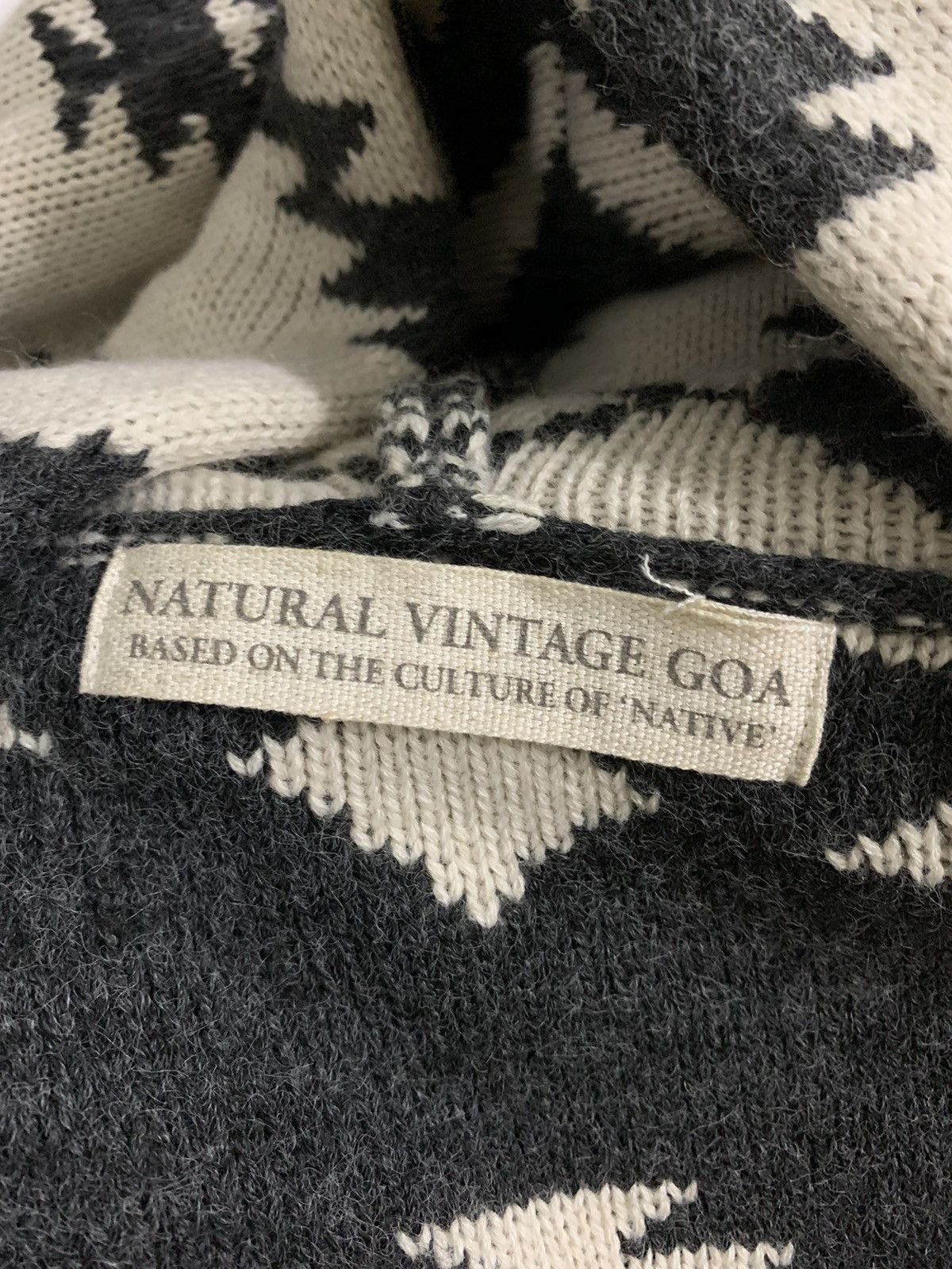 GOA Natural Vintage GOA Navajo Acrylic Coat Cardigan Size US L / EU 52-54 / 3 - 4 Thumbnail