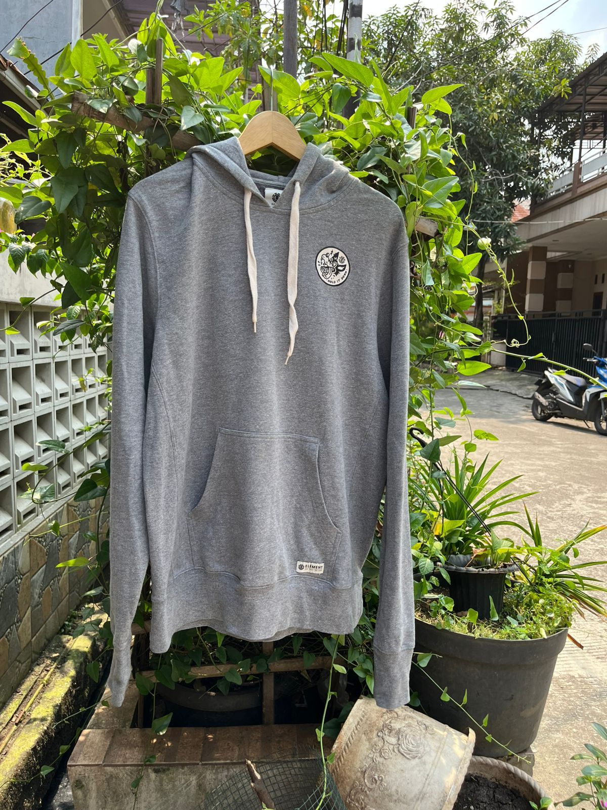 Element Hoodie Element Hold it down wolf head graphic tee tshirt Size US L / EU 52-54 / 3 - 1 Thumbnail
