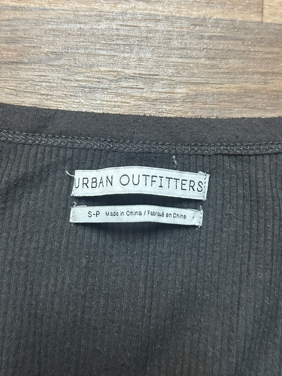 Urban Outfitters Urban Outfitters black fitted long sleeve scoop neck top Size S / US 4 / IT 40 - 3 Thumbnail